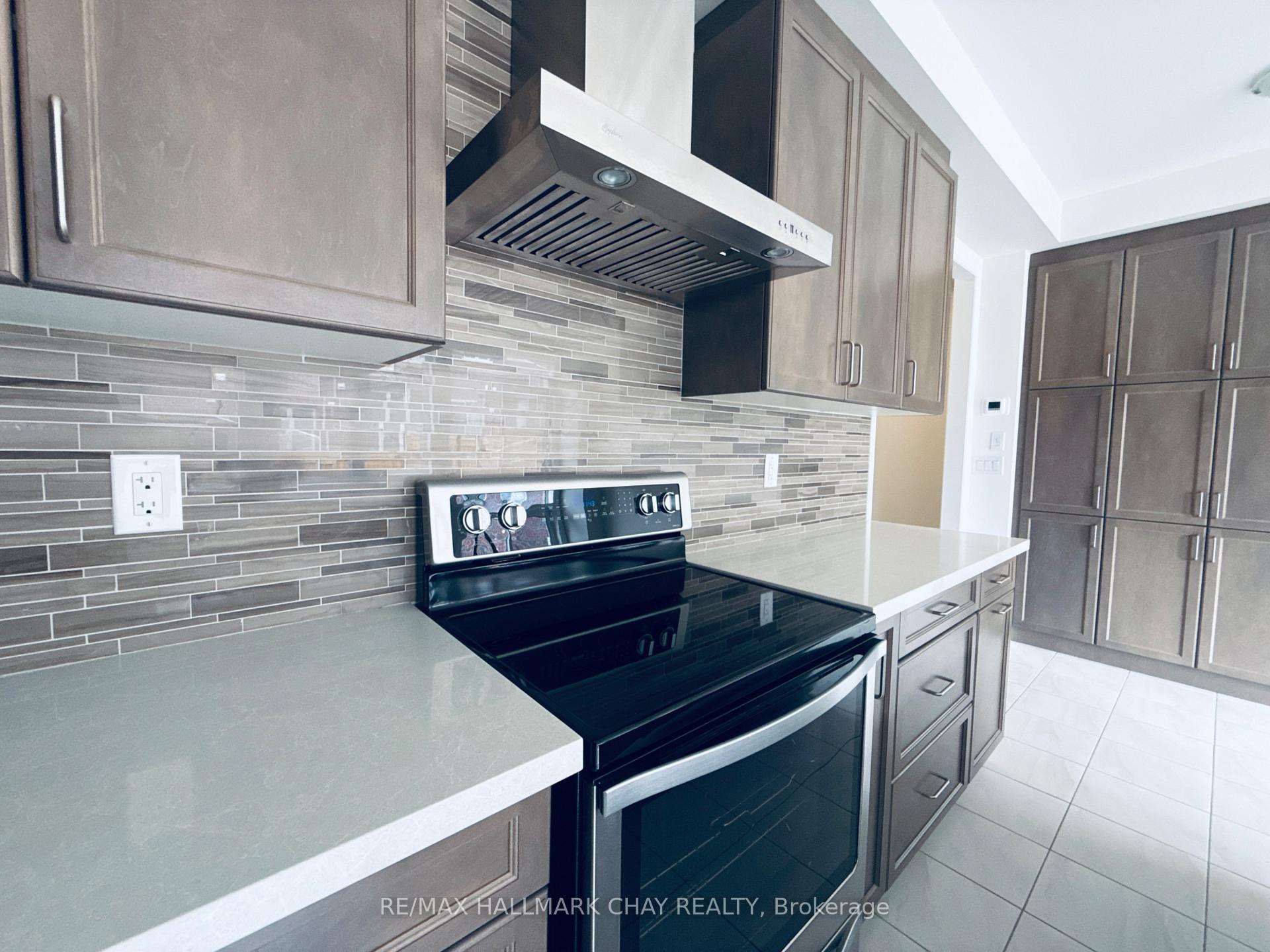 Photo 17 of 17 Sutcliffe Drive, Whitby, Rolling Acres — HOMEH