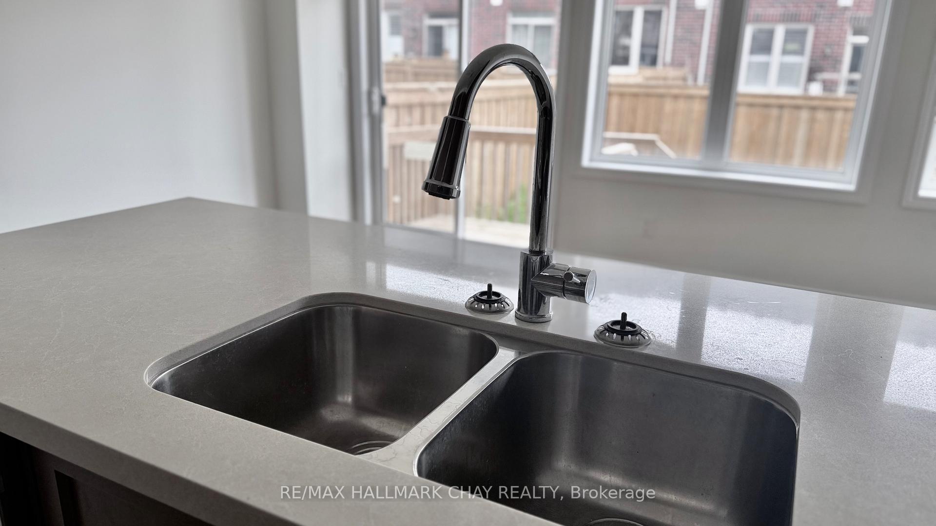 Photo 37 of 17 Sutcliffe Drive, Whitby, Rolling Acres — HOMEH