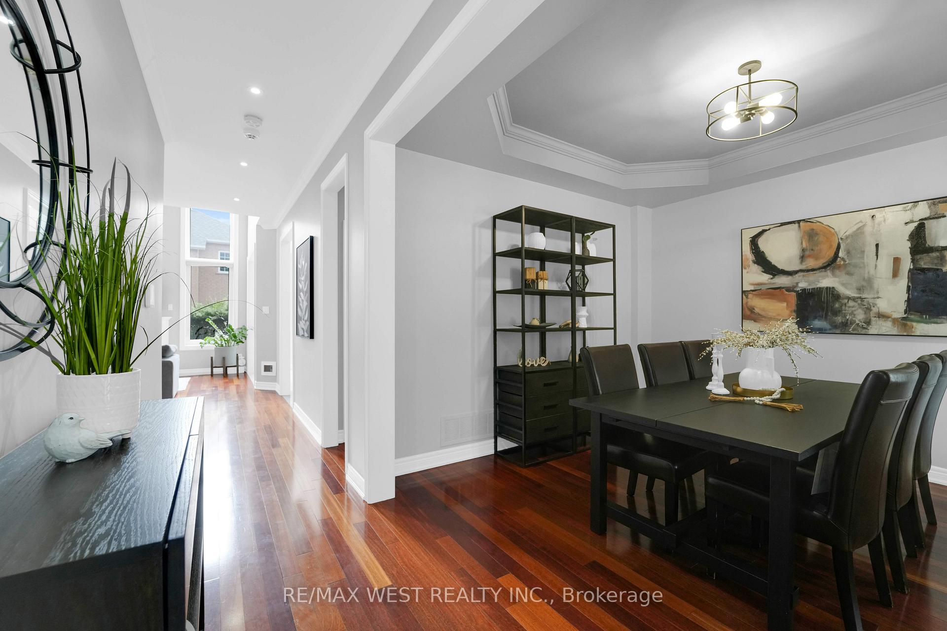 Photo 8 of 19 Haverhill Terrace, Aurora, Bayview Wellington — HOMEH