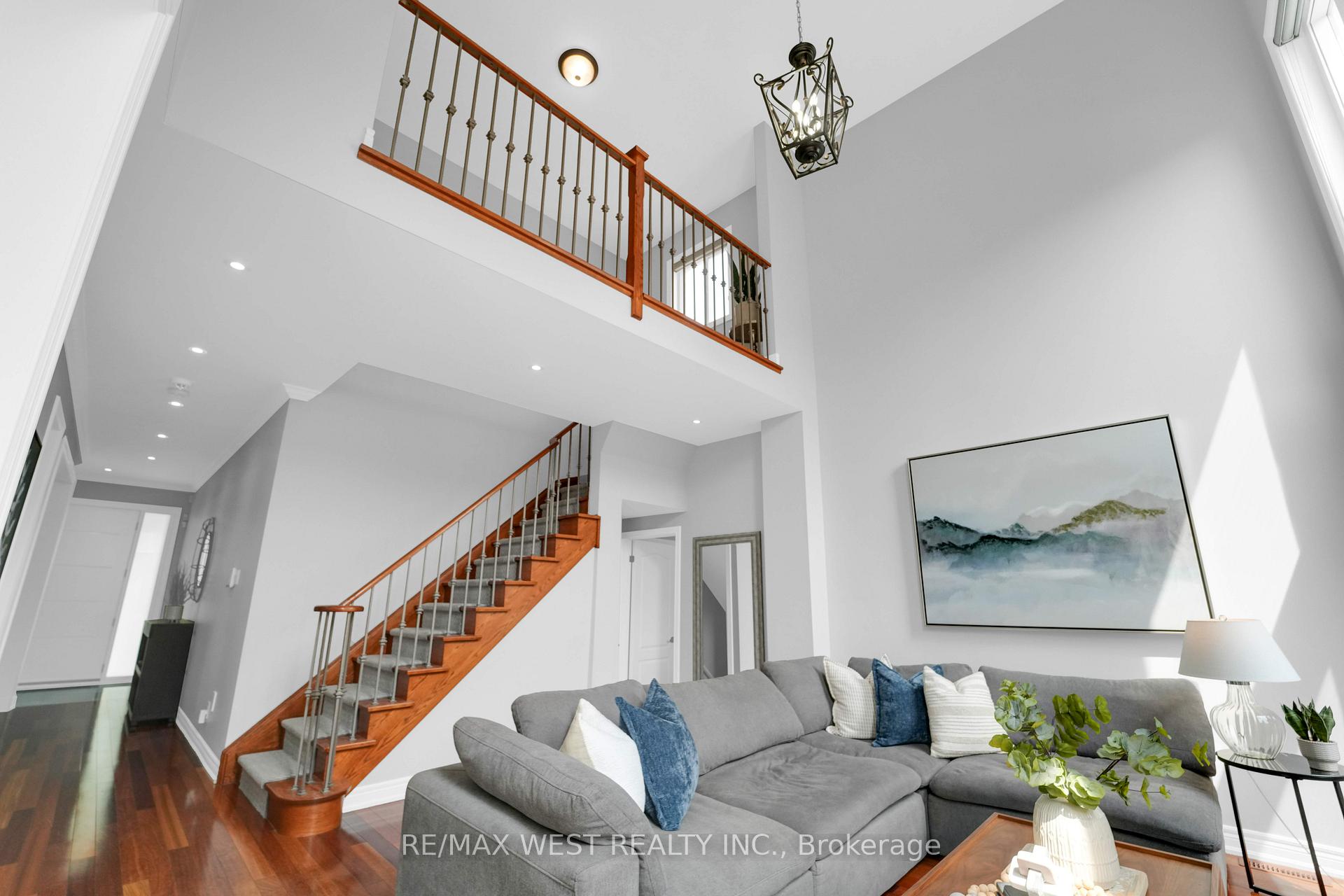Photo 19 of 19 Haverhill Terrace, Aurora, Bayview Wellington — HOMEH