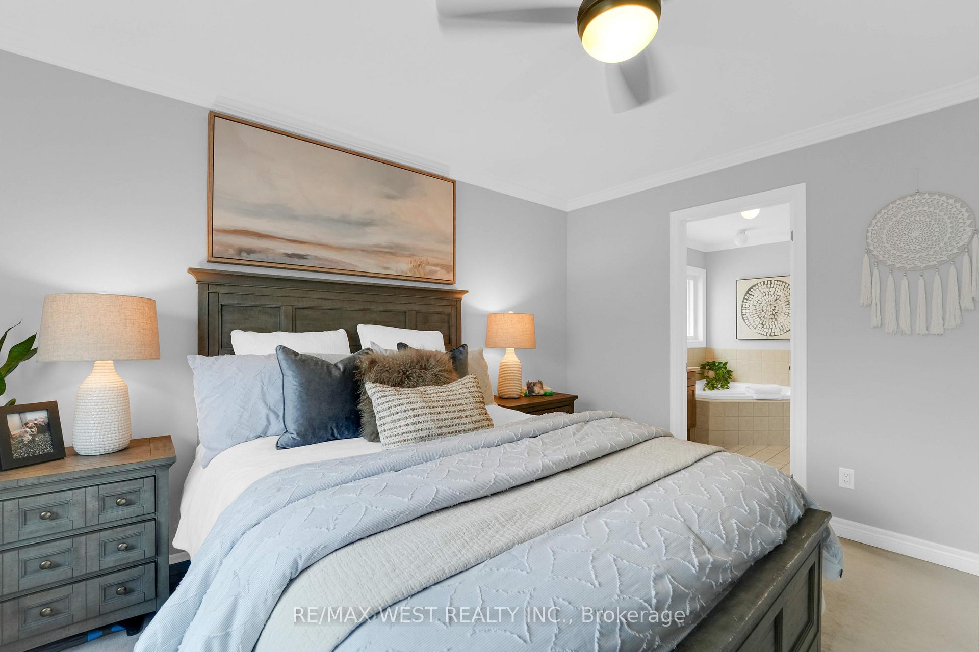 Photo 20 of 19 Haverhill Terrace, Aurora, Bayview Wellington — HOMEH
