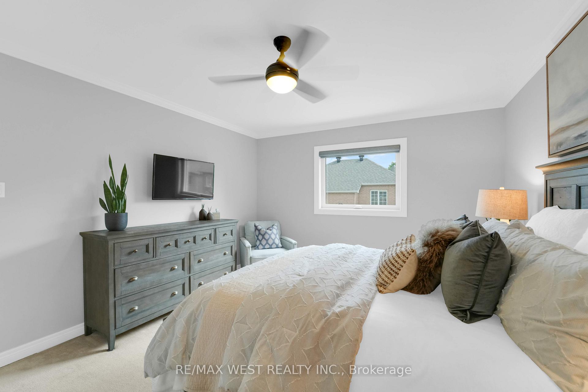 Photo 24 of 19 Haverhill Terrace, Aurora, Bayview Wellington — HOMEH