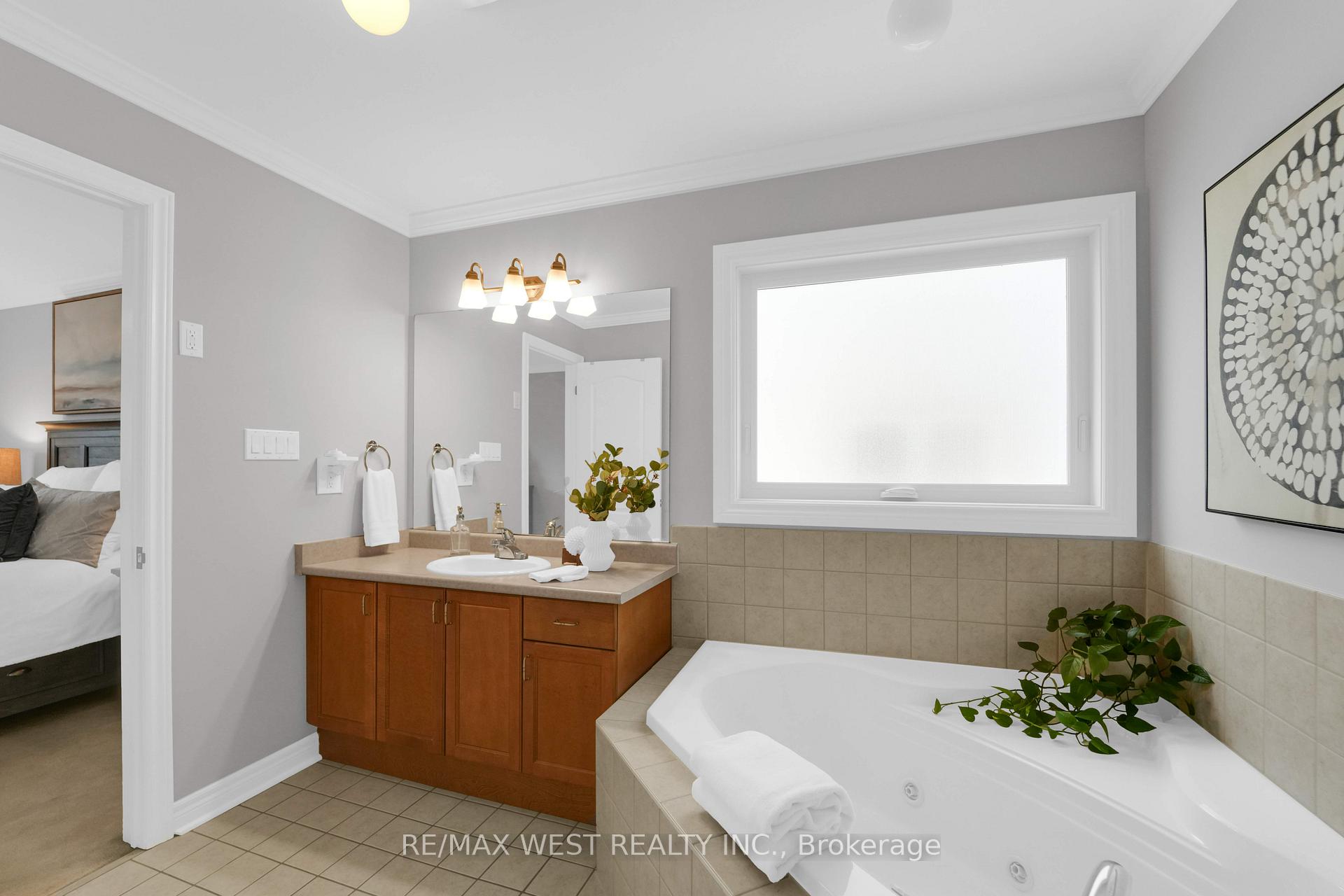 Photo 33 of 19 Haverhill Terrace, Aurora, Bayview Wellington — HOMEH