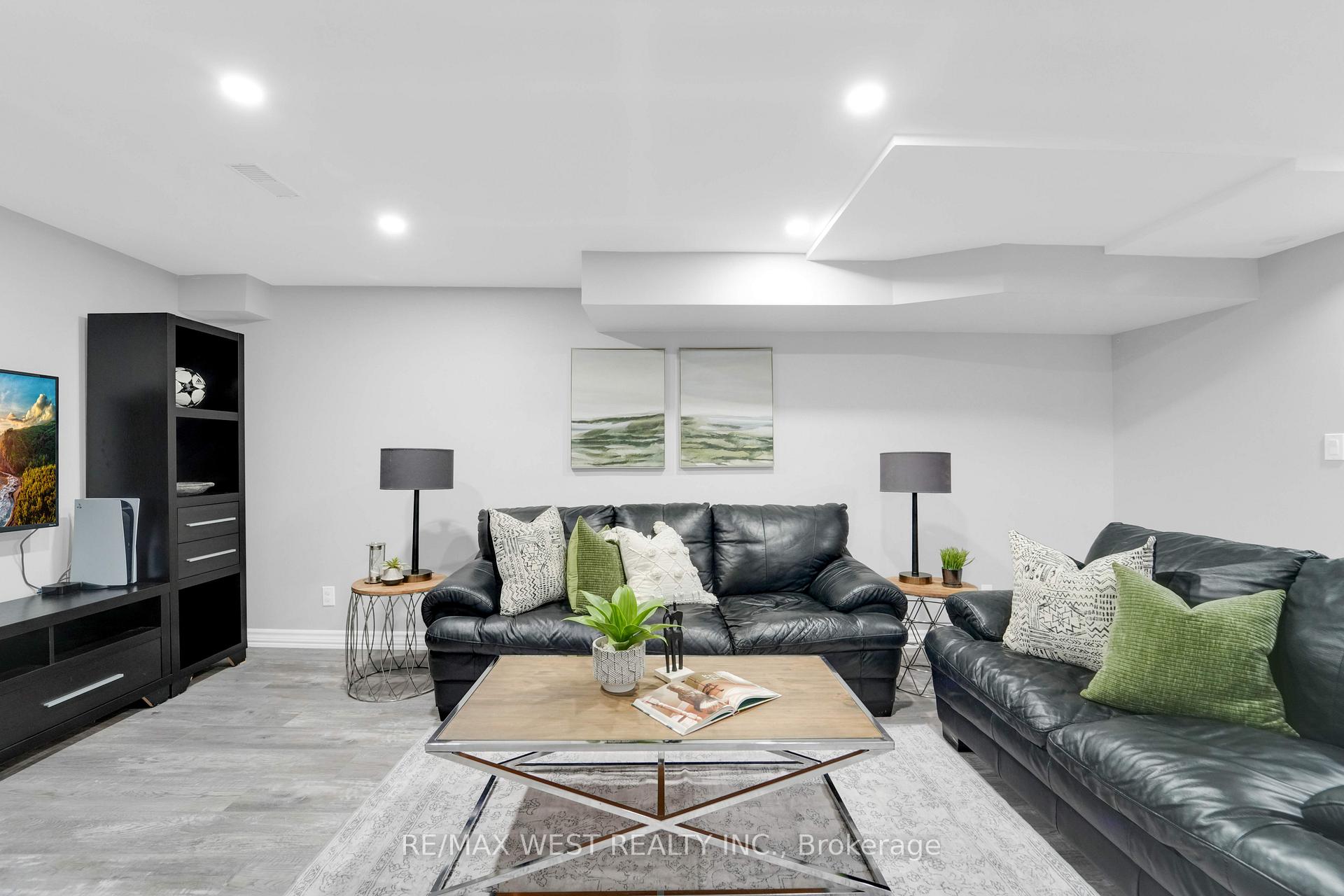 Photo 41 of 19 Haverhill Terrace, Aurora, Bayview Wellington — HOMEH