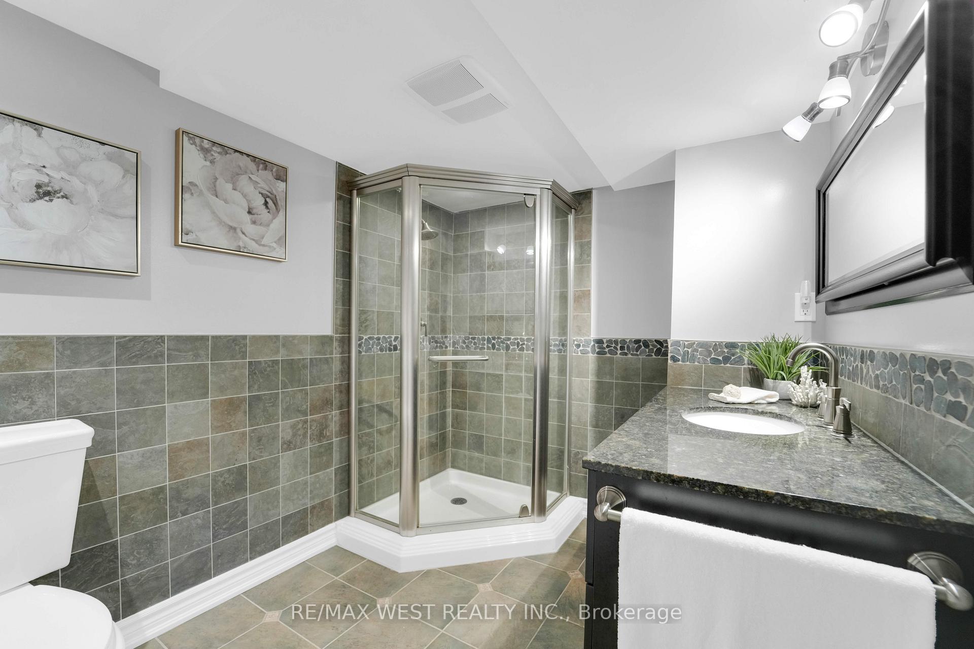 Photo 36 of 19 Haverhill Terrace, Aurora, Bayview Wellington — HOMEH