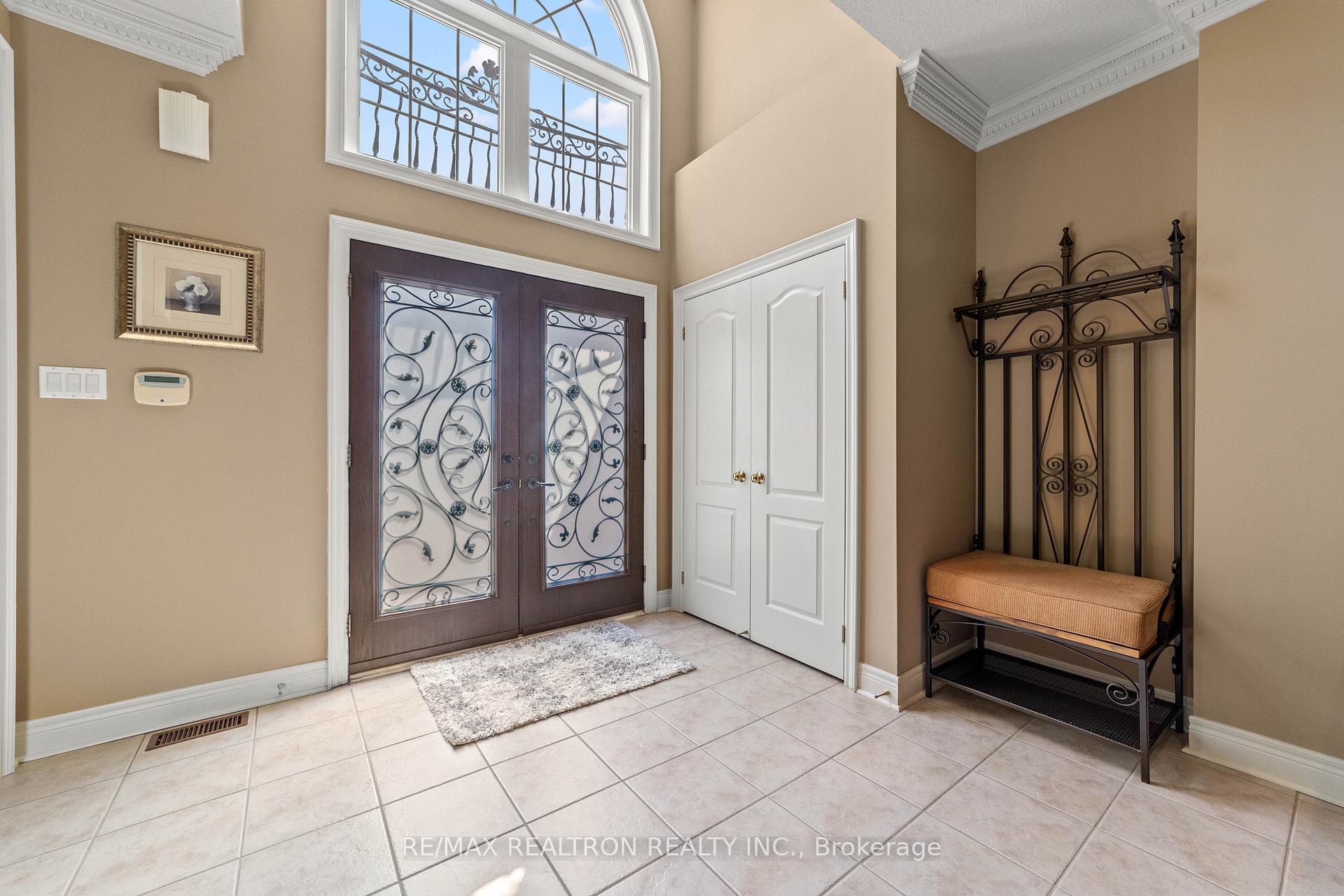 Photo 2 of 86 Novaview Crescent, Vaughan, East Woodbridge — HOMEH