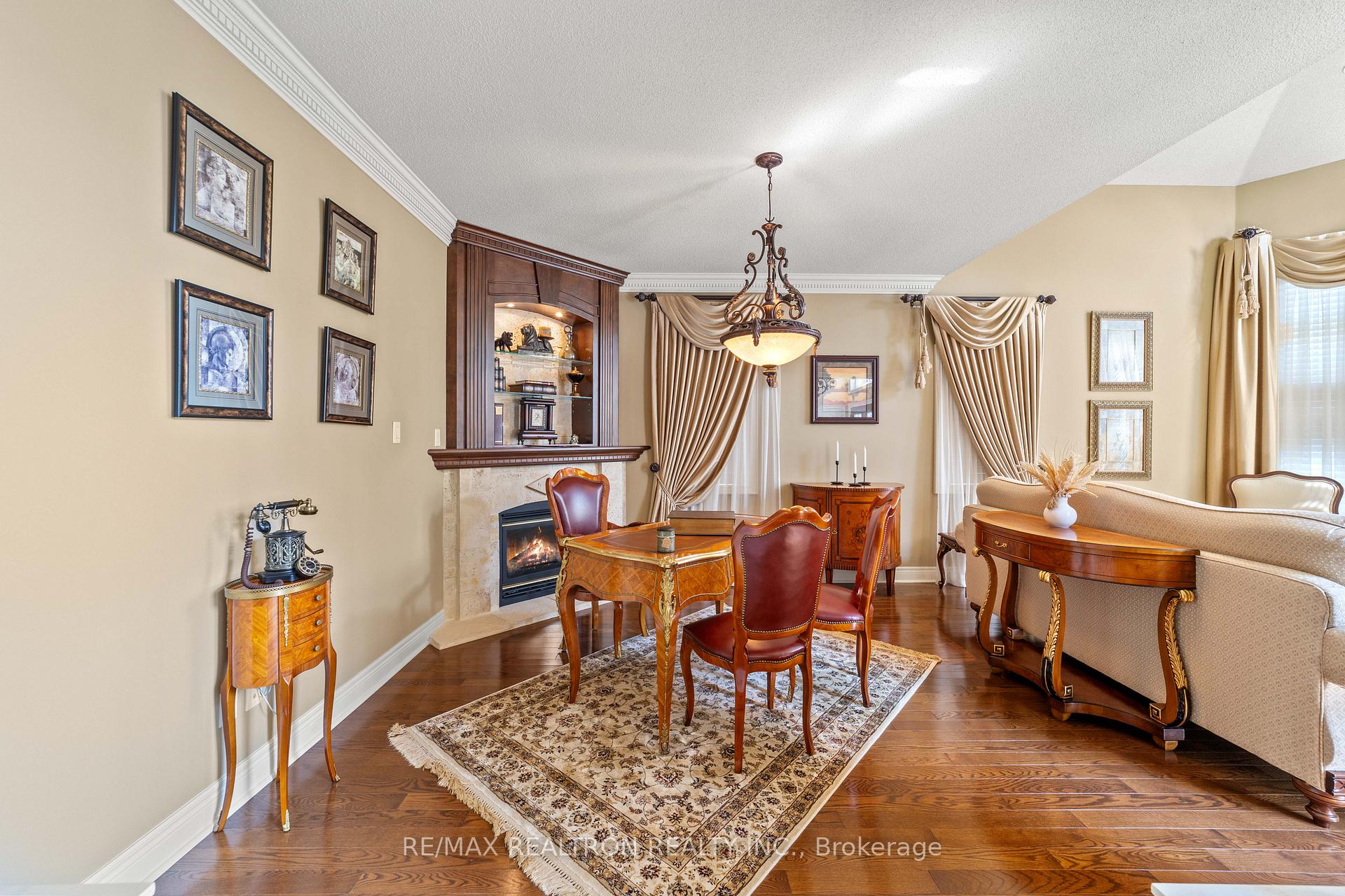 Photo 7 of 86 Novaview Crescent, Vaughan, East Woodbridge — HOMEH