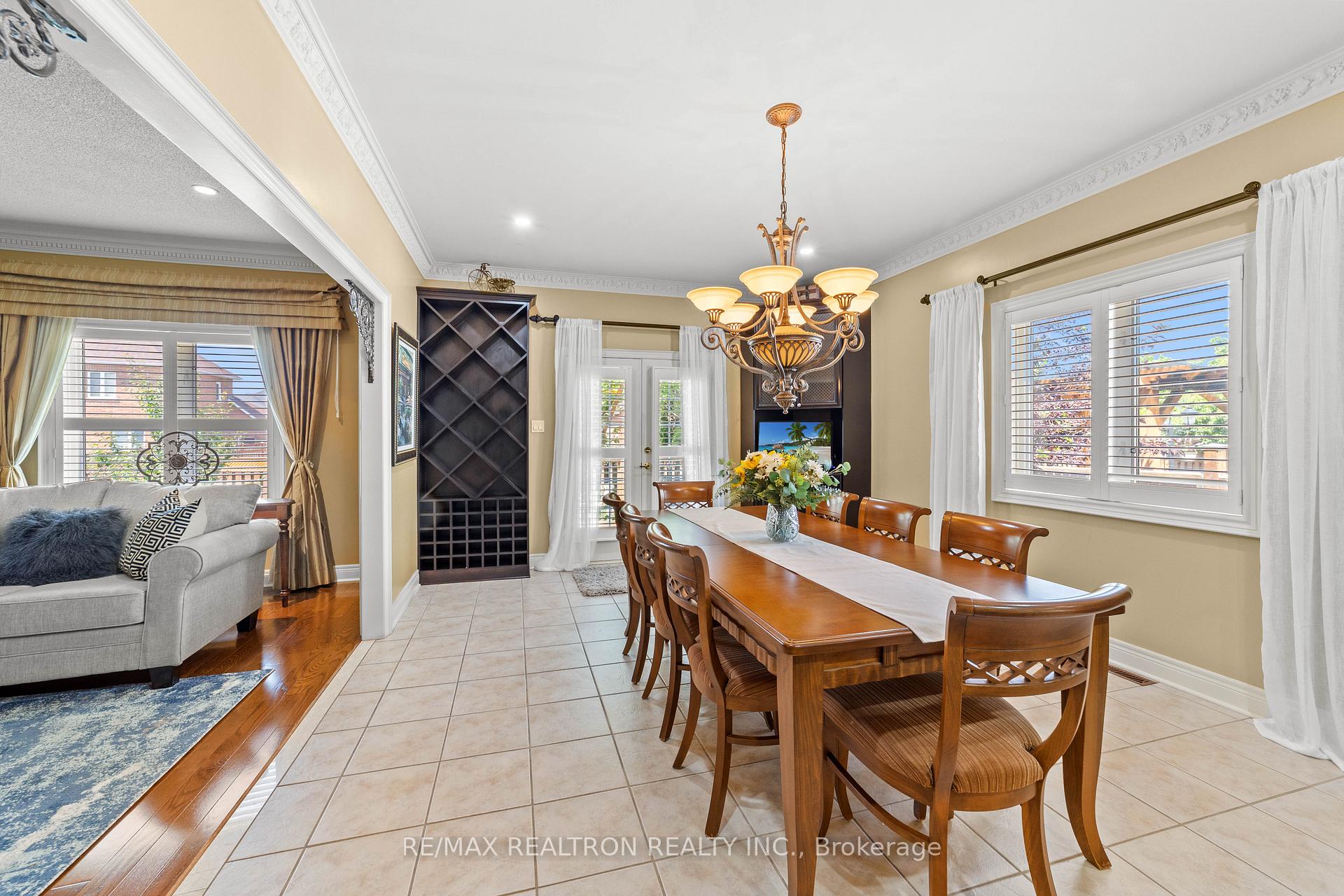 Photo 13 of 86 Novaview Crescent, Vaughan, East Woodbridge — HOMEH