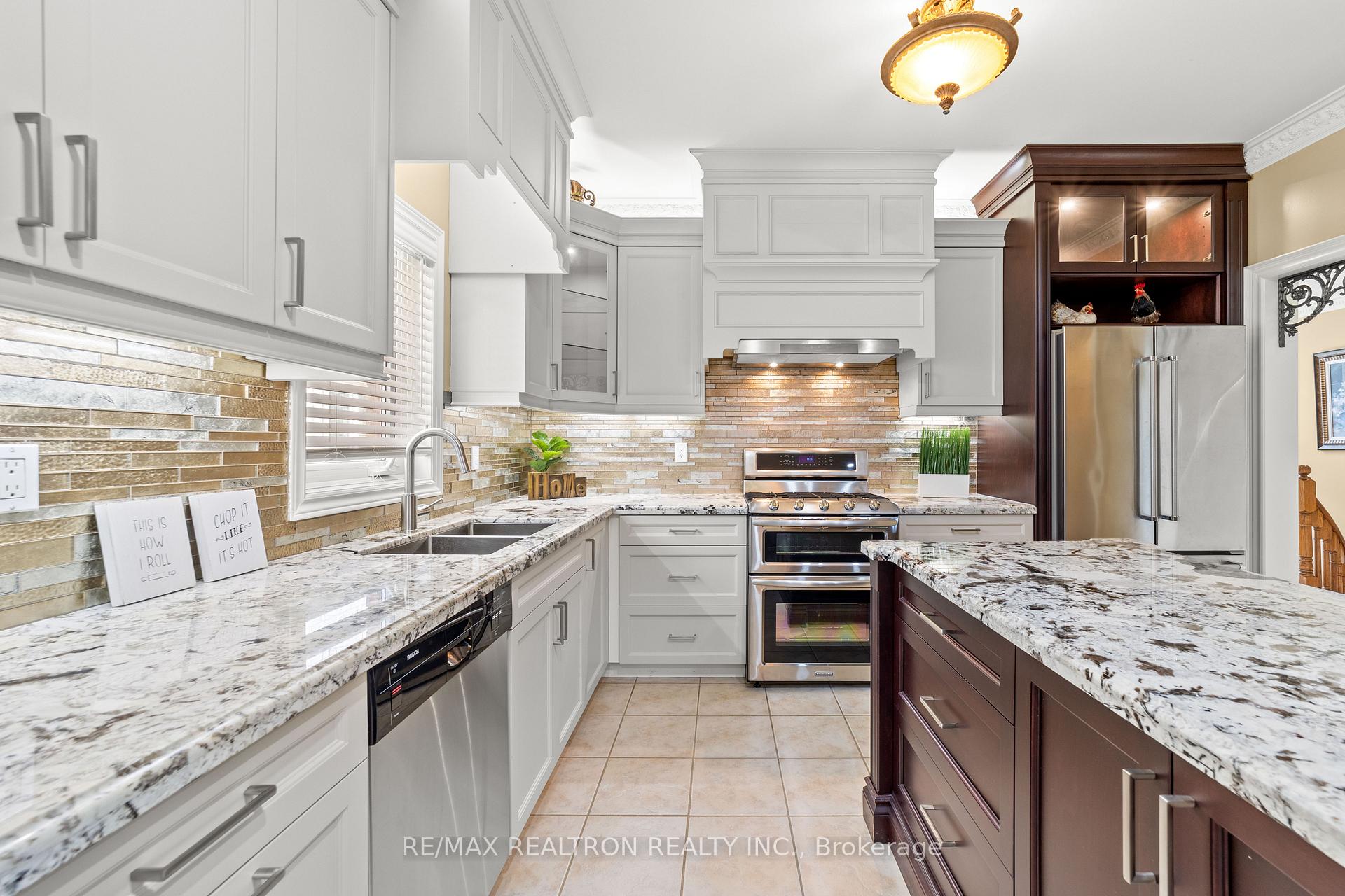 Photo 14 of 86 Novaview Crescent, Vaughan, East Woodbridge — HOMEH