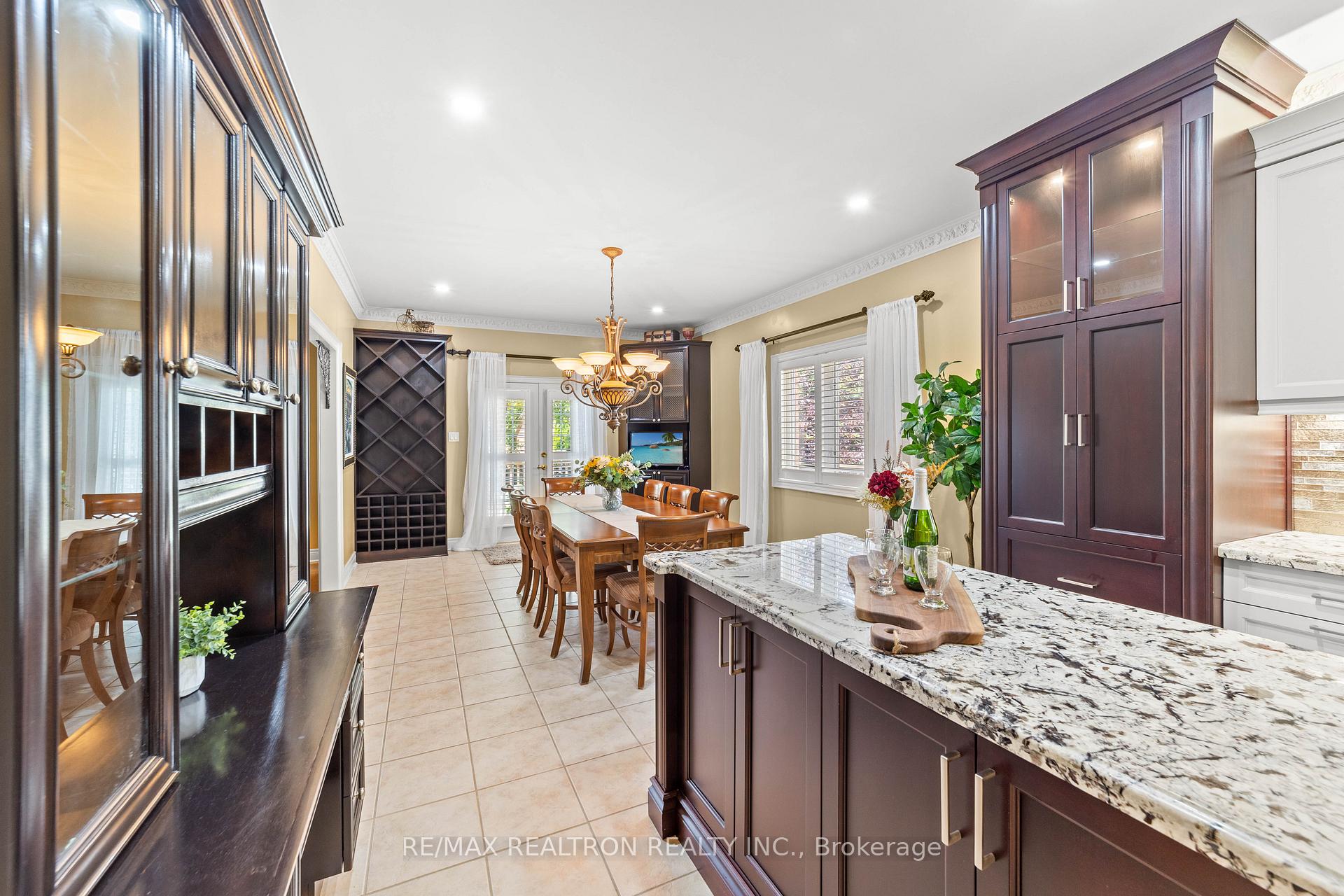 Photo 16 of 86 Novaview Crescent, Vaughan, East Woodbridge — HOMEH