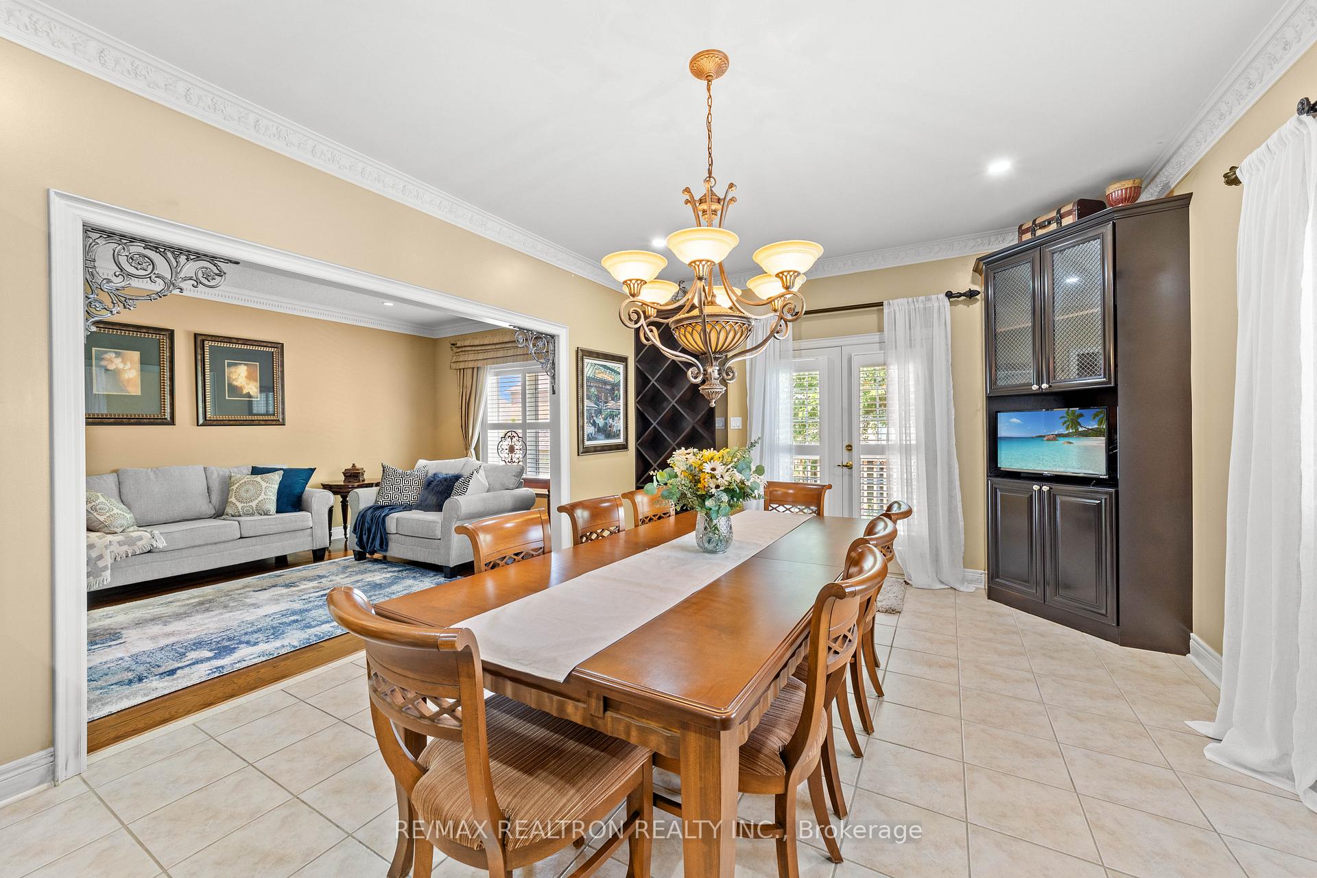 Photo 17 of 86 Novaview Crescent, Vaughan, East Woodbridge — HOMEH