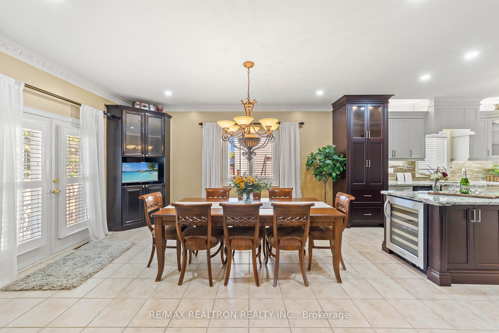 Photo 19 of 86 Novaview Crescent, Vaughan, East Woodbridge — HOMEH