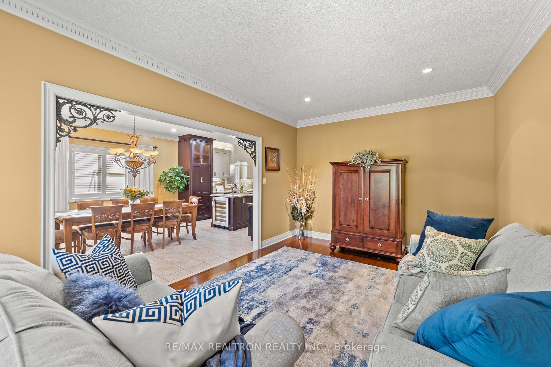 Photo 21 of 86 Novaview Crescent, Vaughan, East Woodbridge — HOMEH
