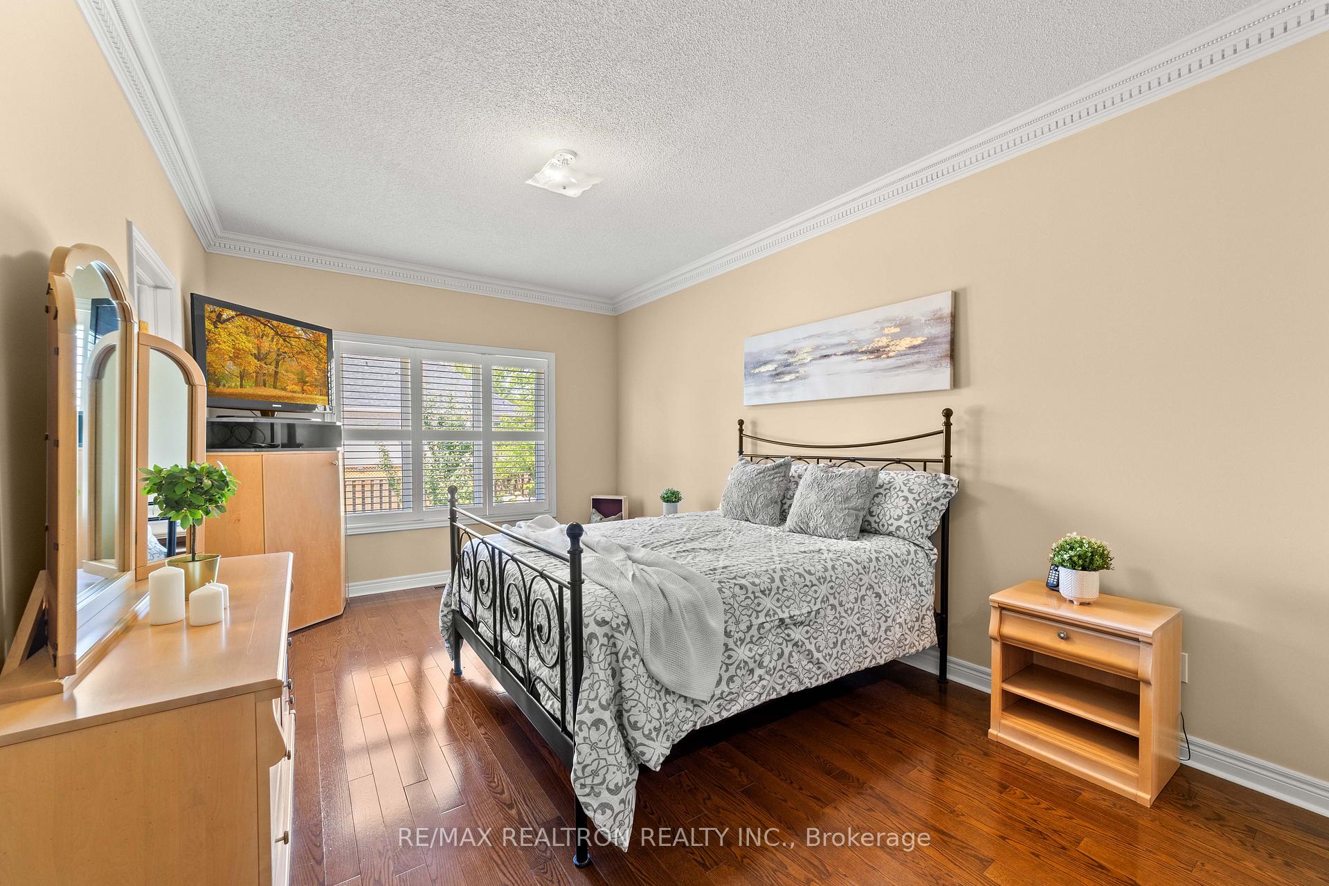Photo 23 of 86 Novaview Crescent, Vaughan, East Woodbridge — HOMEH