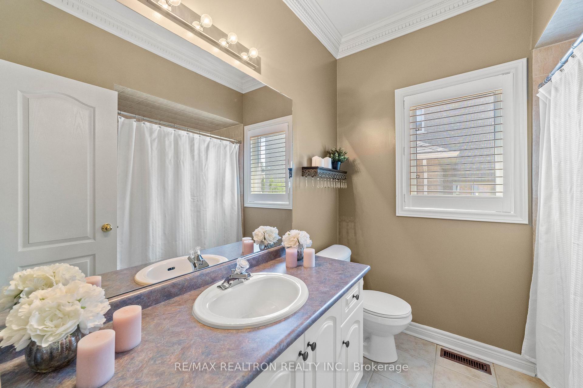 Photo 29 of 86 Novaview Crescent, Vaughan, East Woodbridge — HOMEH