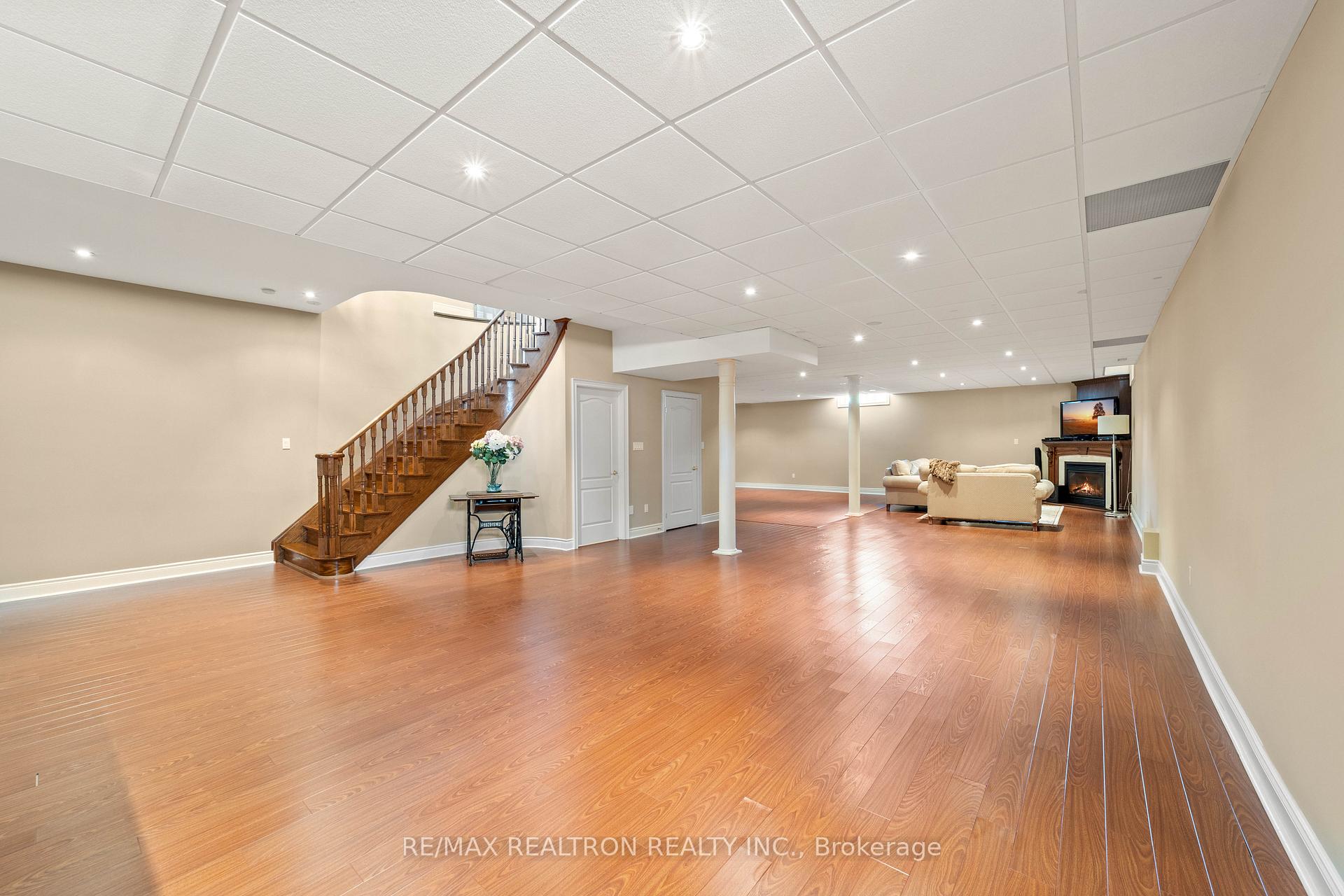 Photo 33 of 86 Novaview Crescent, Vaughan, East Woodbridge — HOMEH