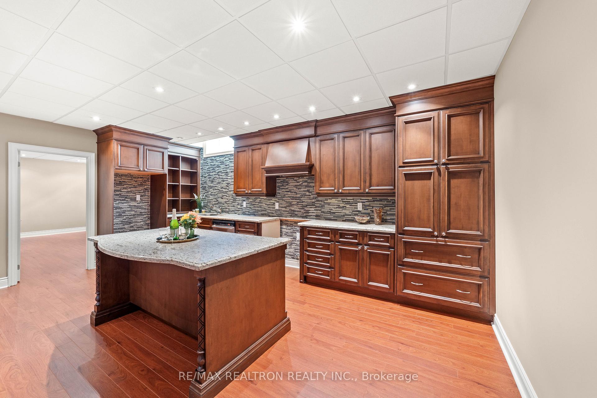 Photo 38 of 86 Novaview Crescent, Vaughan, East Woodbridge — HOMEH