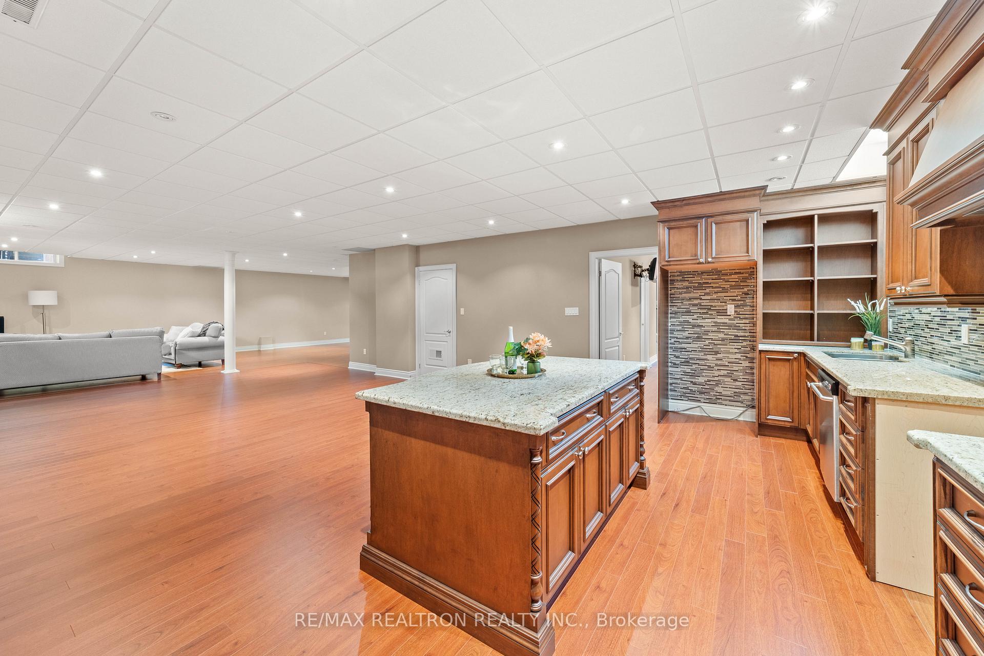 Photo 39 of 86 Novaview Crescent, Vaughan, East Woodbridge — HOMEH
