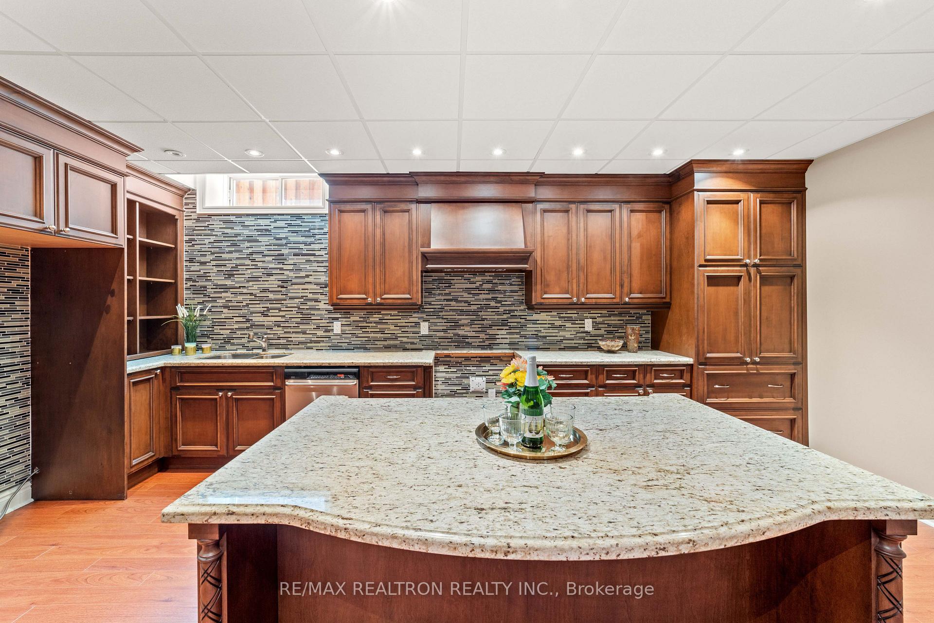 Photo 40 of 86 Novaview Crescent, Vaughan, East Woodbridge — HOMEH