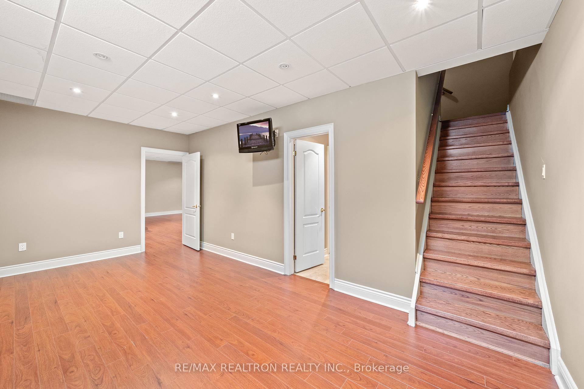 Photo 41 of 86 Novaview Crescent, Vaughan, East Woodbridge — HOMEH