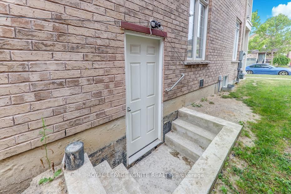 Photo 4 of Unit Bsmnt, 40 Gillett Drive, Ajax, Northeast Ajax — HOMEH