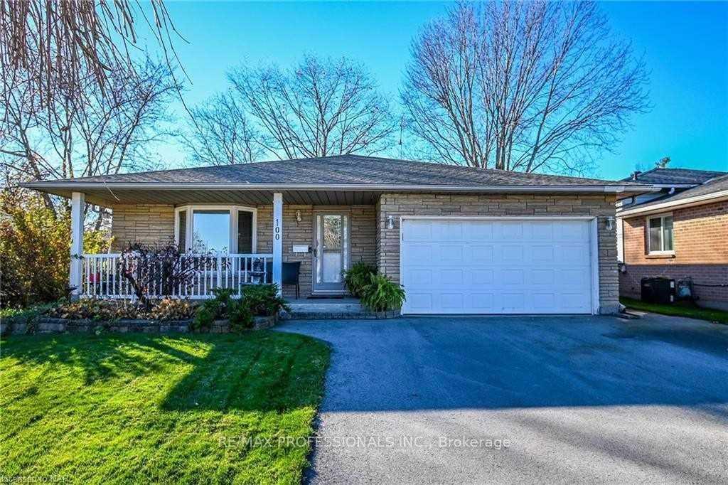 Front of Unit Lower, 100 Larchwood Circle