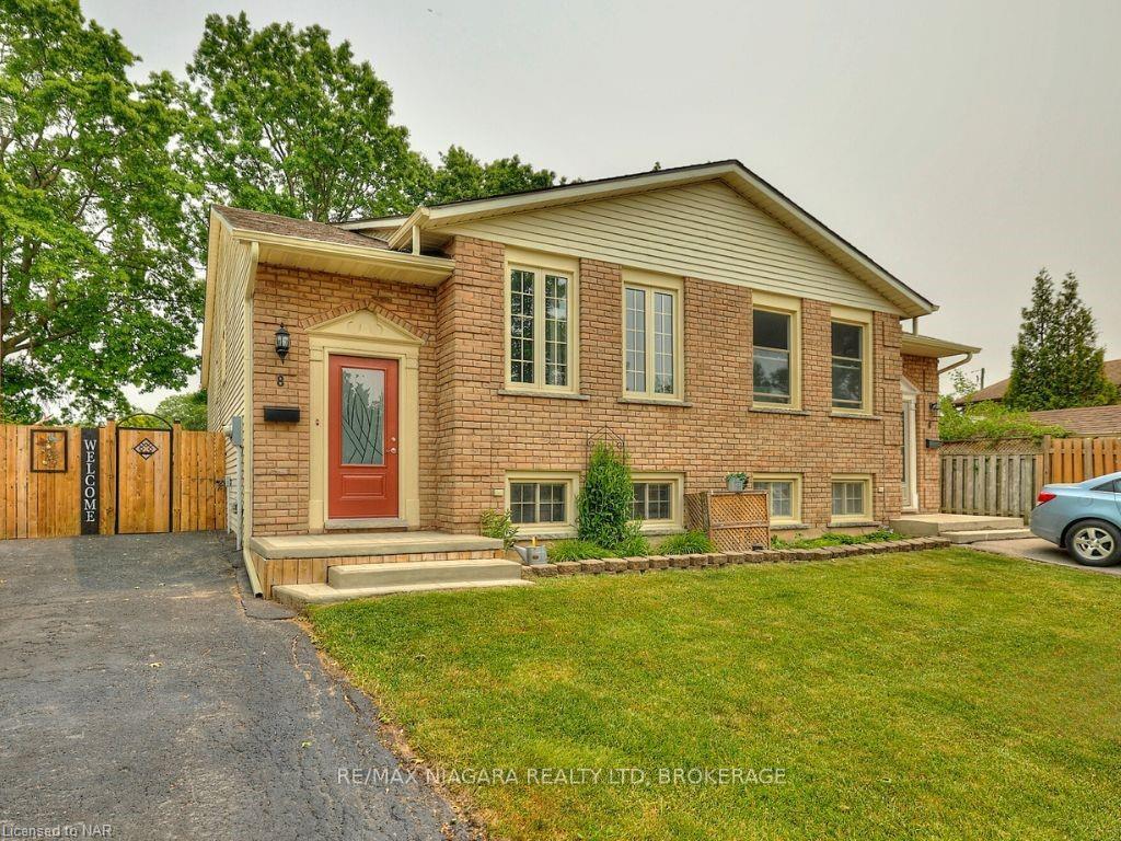 Front of 8 Rainbow Court
