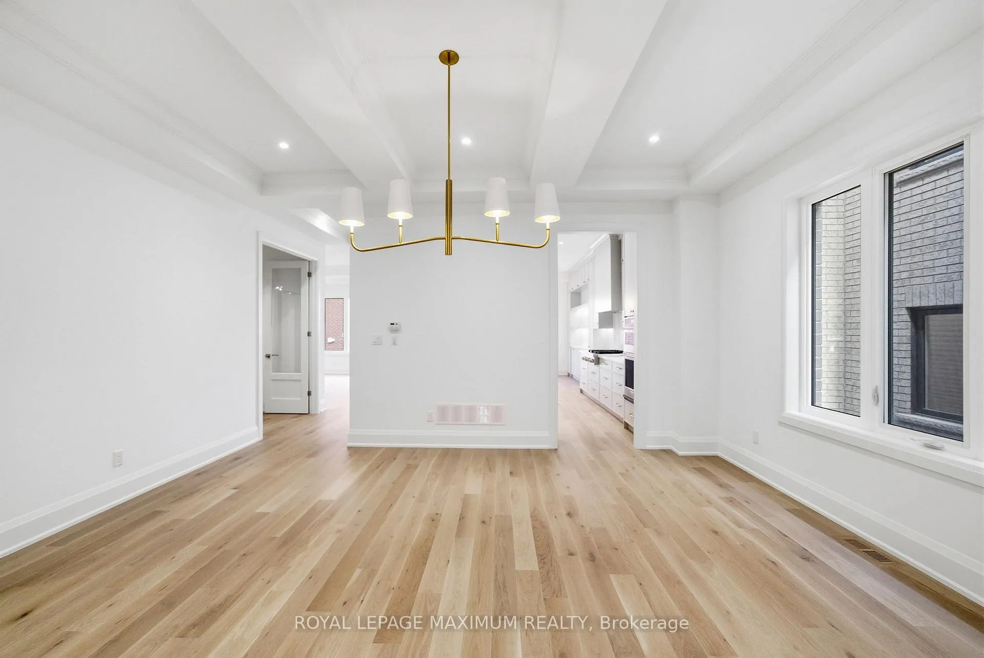 Photo 5 of 6 Donsgrove Court, Vaughan, Patterson — HOMEH