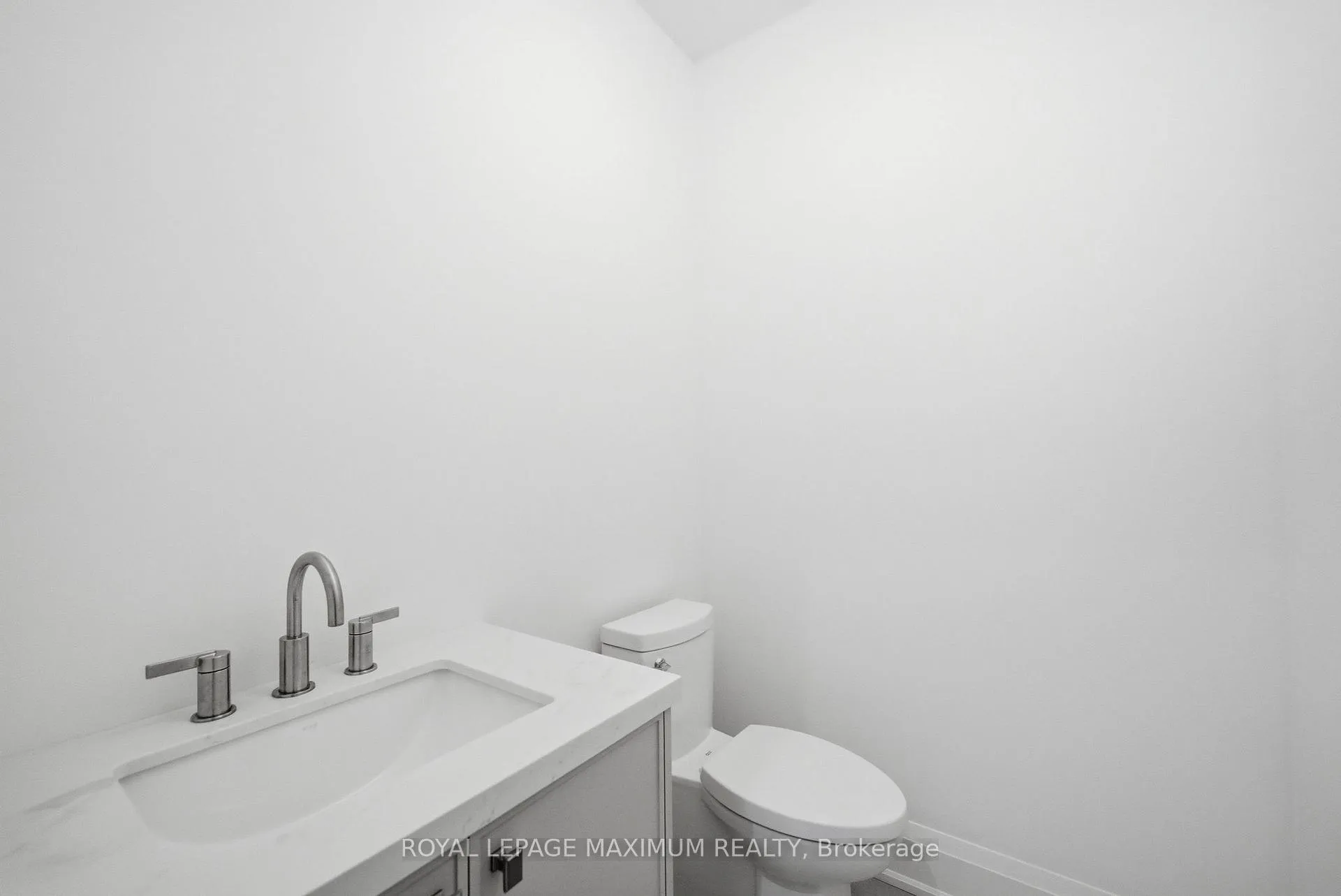 Photo 7 of 6 Donsgrove Court, Vaughan, Patterson — HOMEH
