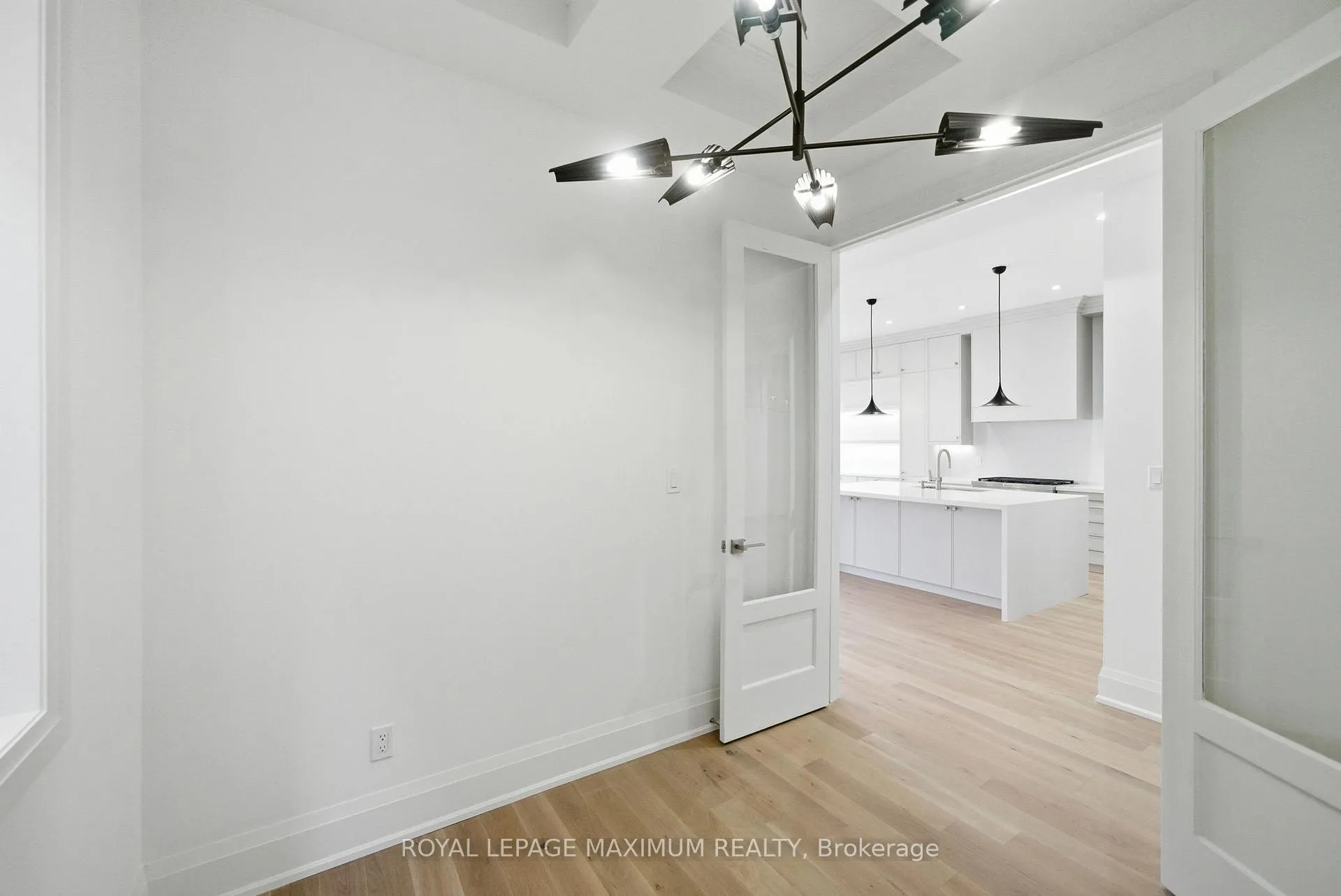 Photo 8 of 6 Donsgrove Court, Vaughan, Patterson — HOMEH