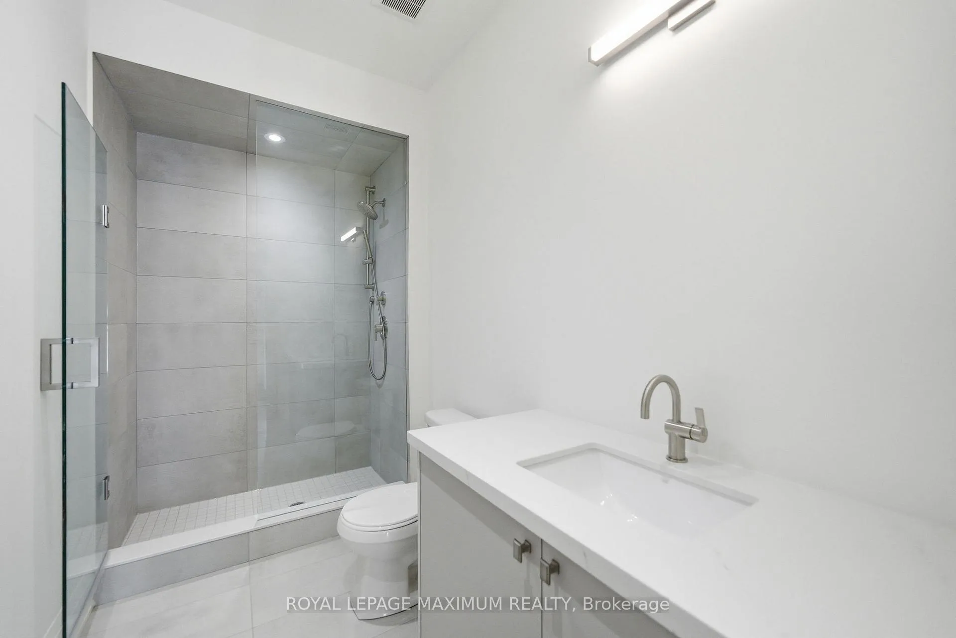 Photo 24 of 6 Donsgrove Court, Vaughan, Patterson — HOMEH
