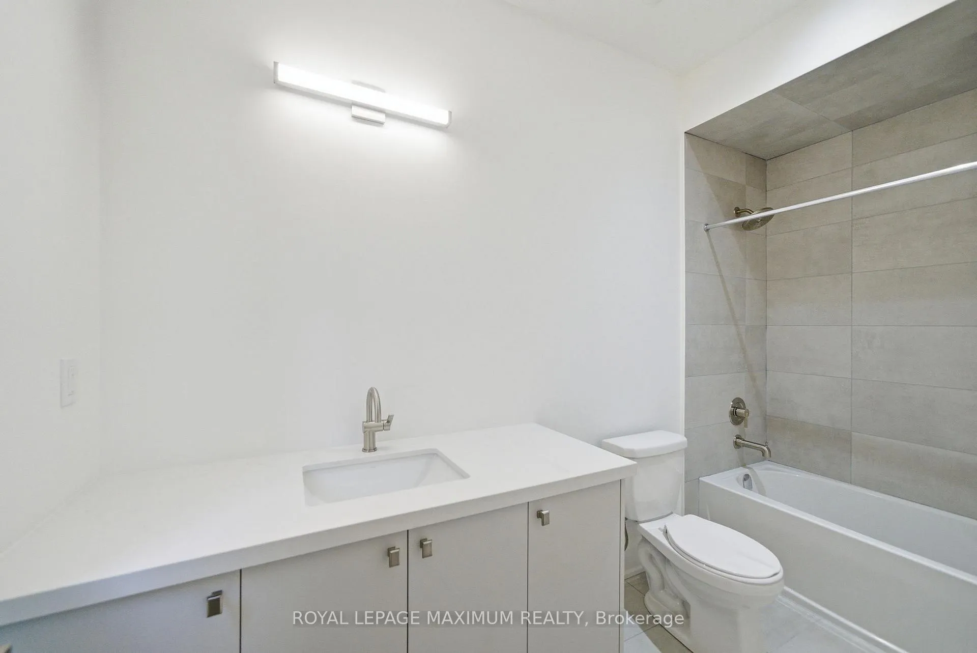 Photo 27 of 6 Donsgrove Court, Vaughan, Patterson — HOMEH