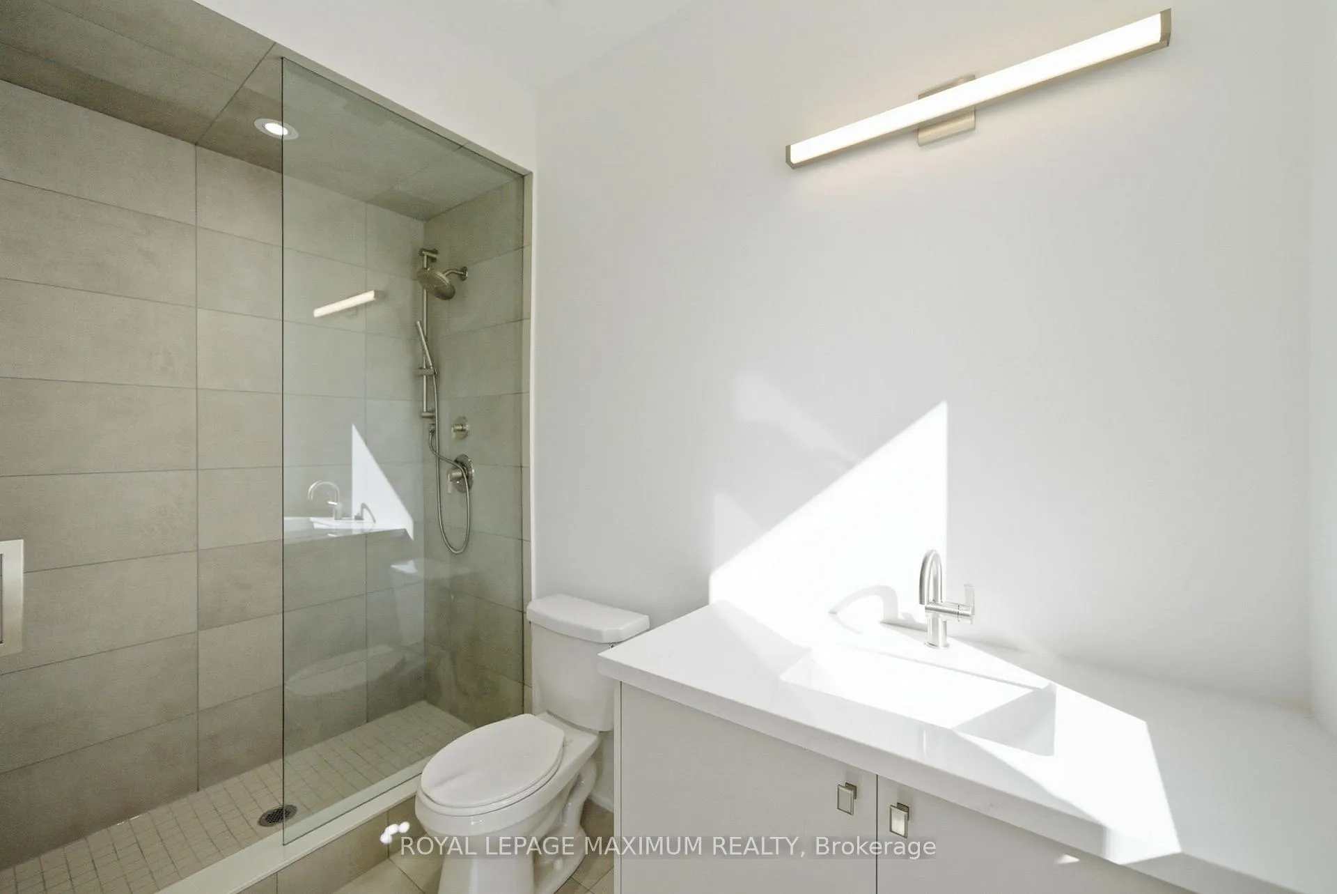 Photo 30 of 6 Donsgrove Court, Vaughan, Patterson — HOMEH