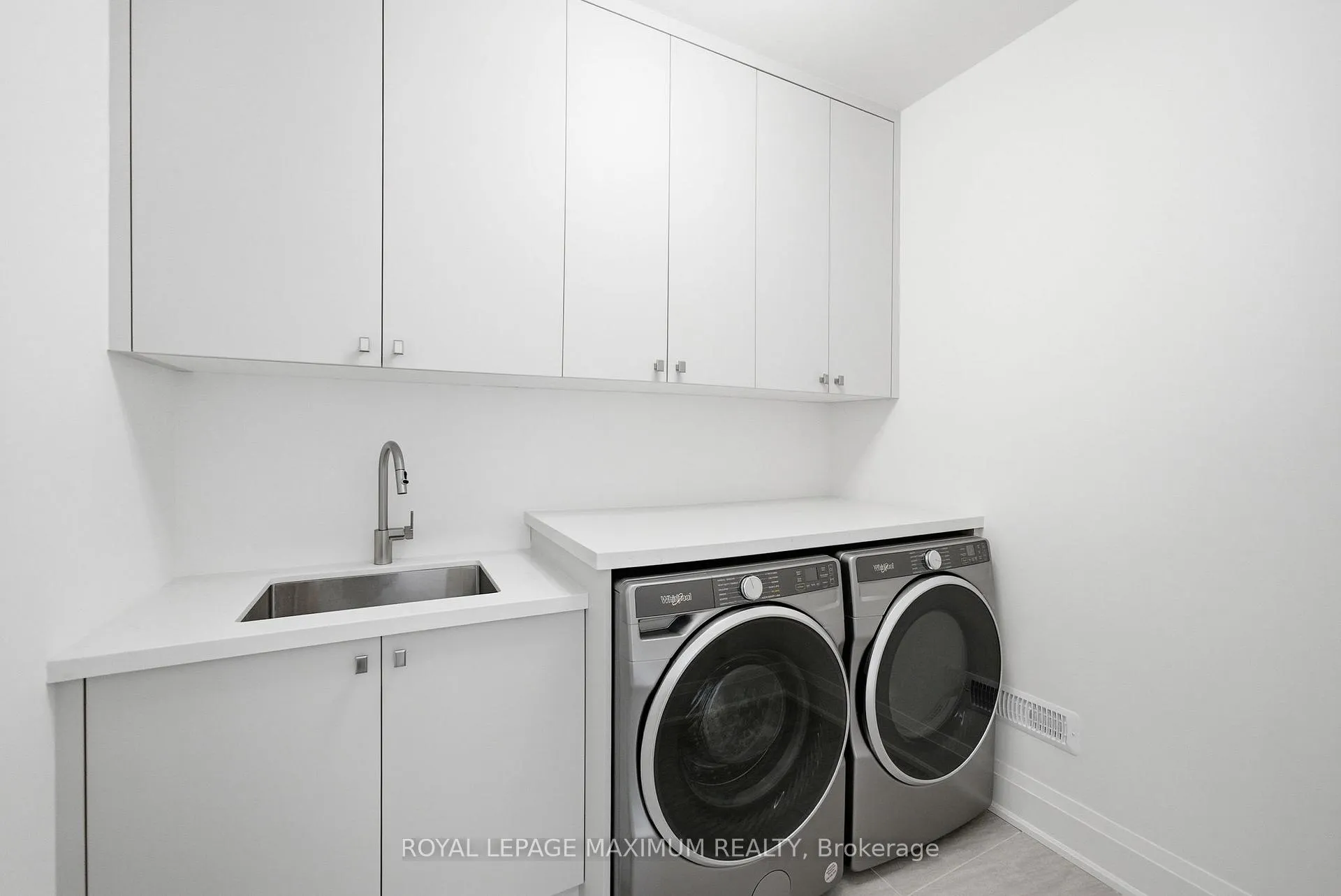 Photo 32 of 6 Donsgrove Court, Vaughan, Patterson — HOMEH