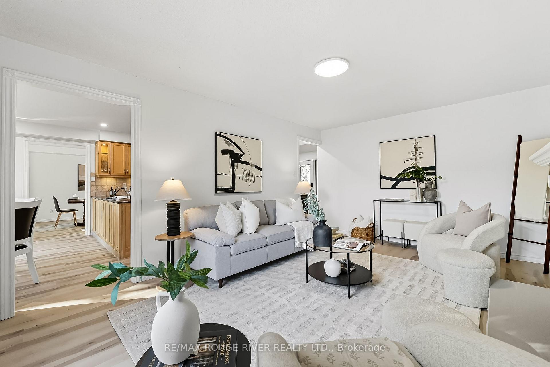 Photo 5 of 28 Wyndfield Crescent, Whitby, Pringle Creek — HOMEH