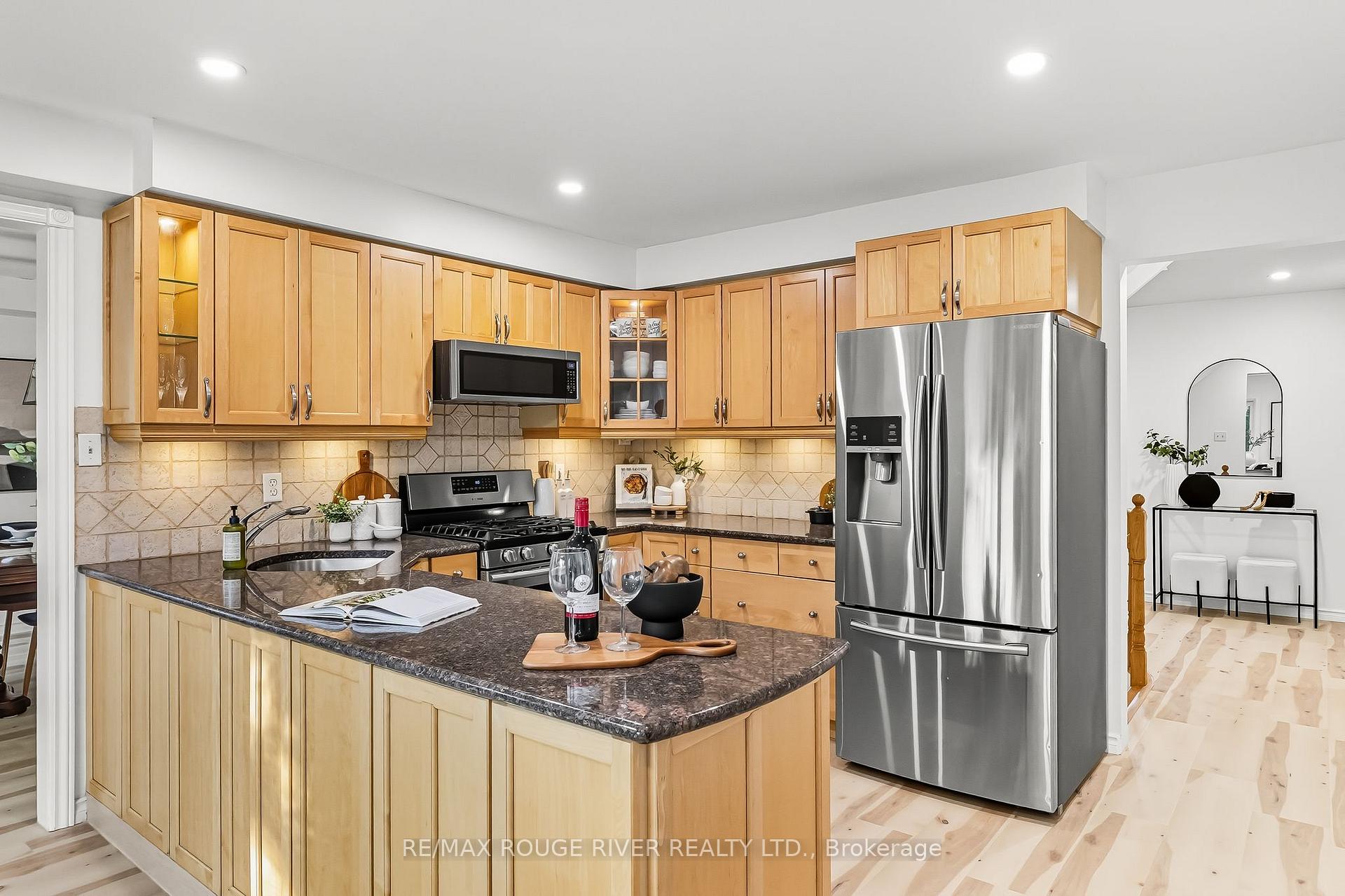 Photo 7 of 28 Wyndfield Crescent, Whitby, Pringle Creek — HOMEH