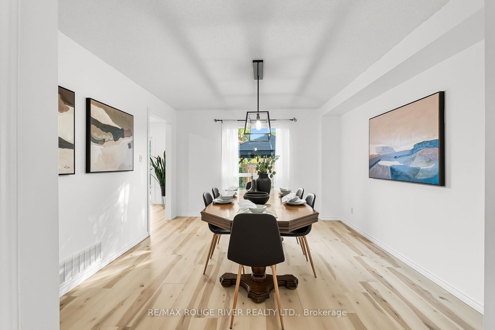 Photo 9 of 28 Wyndfield Crescent, Whitby, Pringle Creek — HOMEH