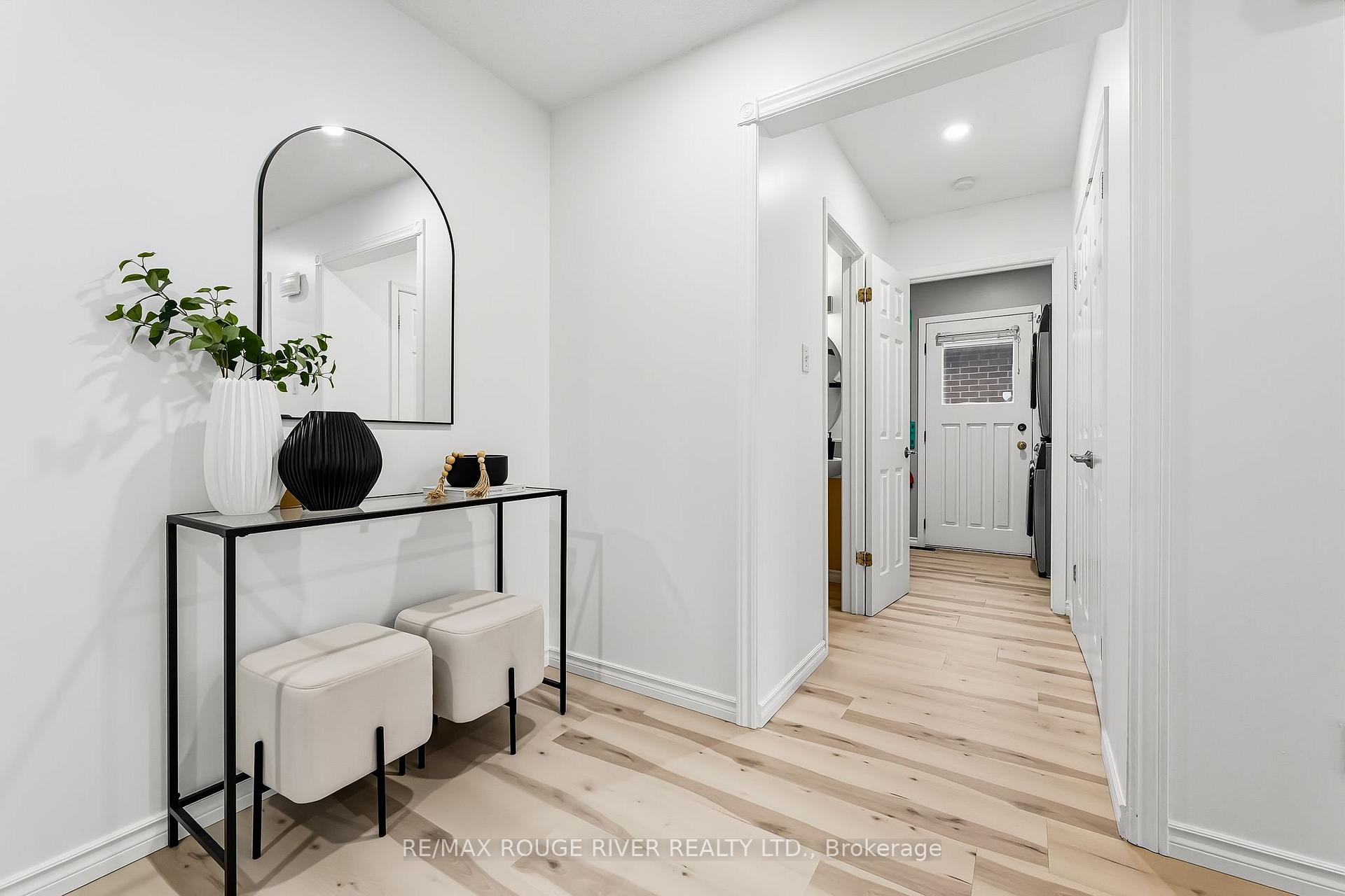 Photo 11 of 28 Wyndfield Crescent, Whitby, Pringle Creek — HOMEH
