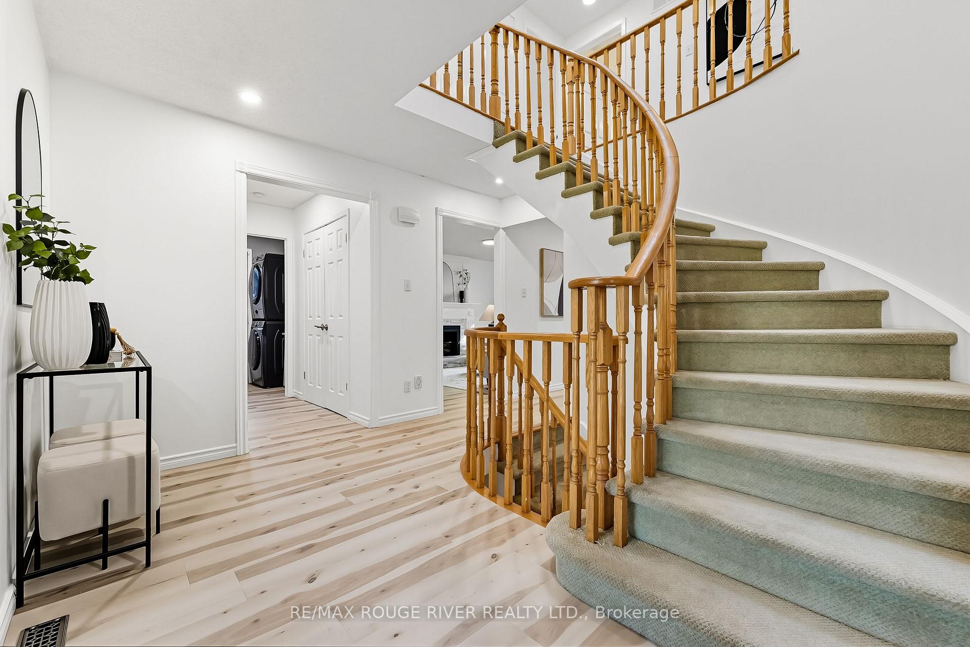 Photo 13 of 28 Wyndfield Crescent, Whitby, Pringle Creek — HOMEH