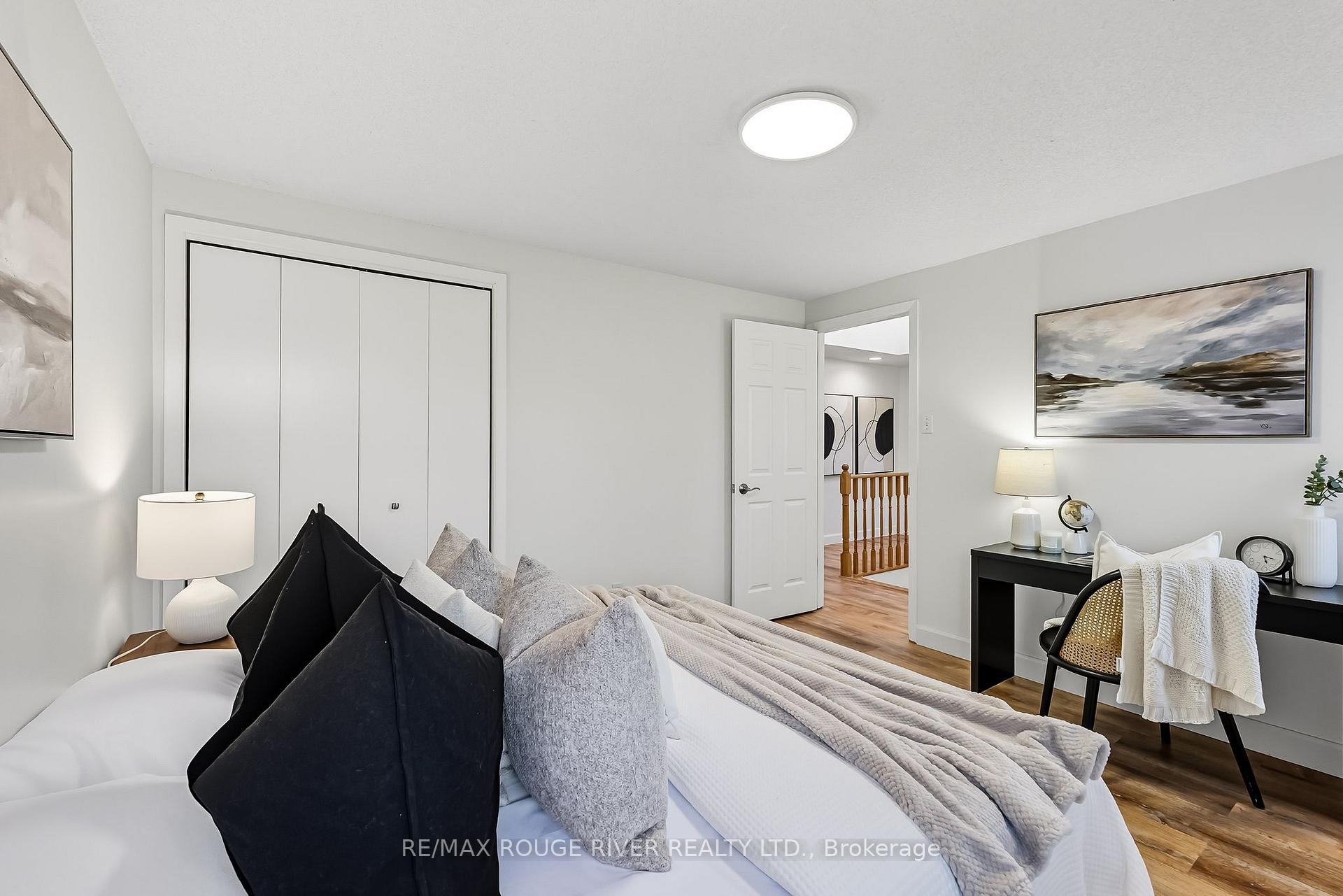 Photo 16 of 28 Wyndfield Crescent, Whitby, Pringle Creek — HOMEH