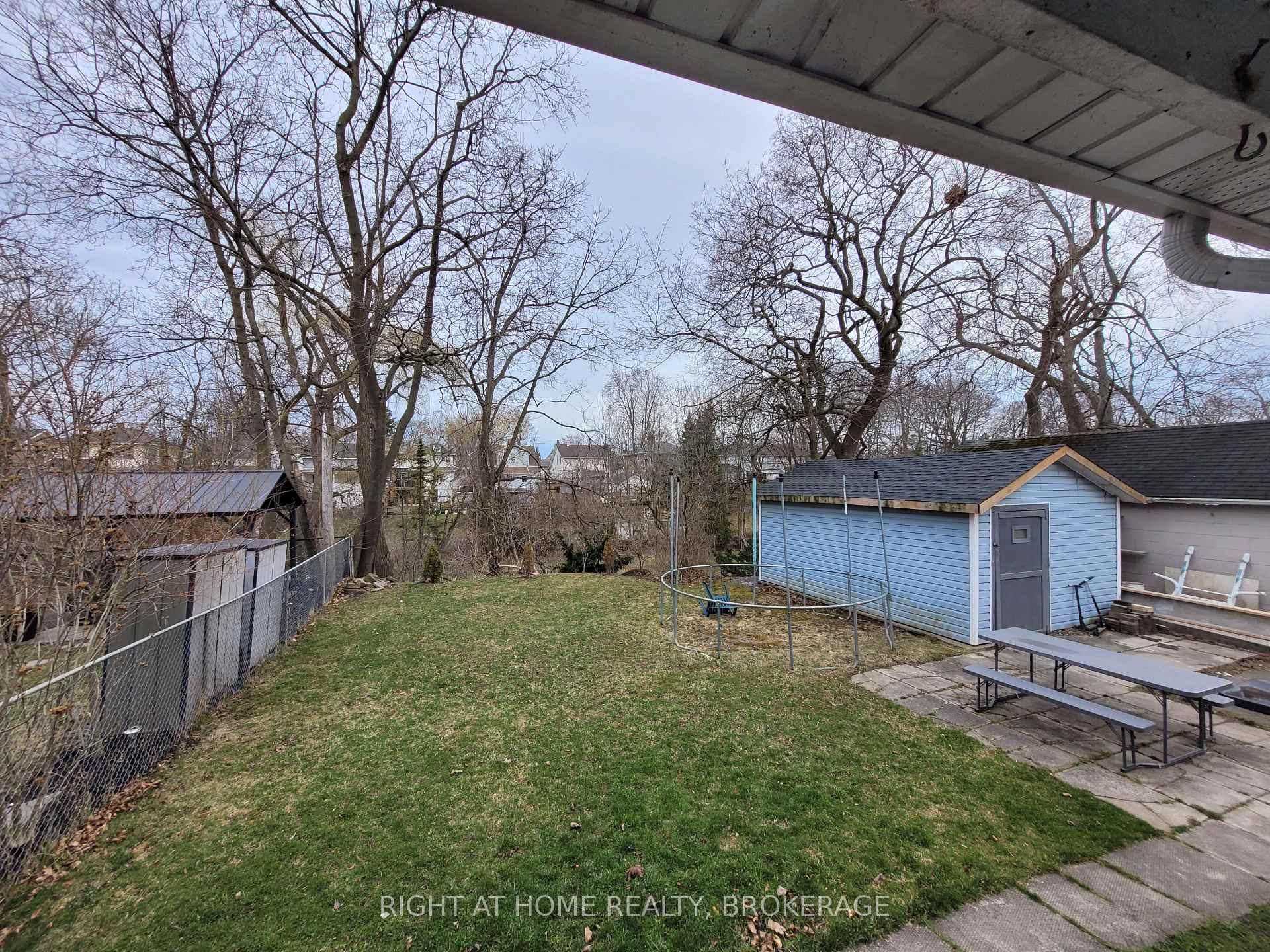 Photo 2 of 118 River Road, Welland, Welland Downtown — HOMEH