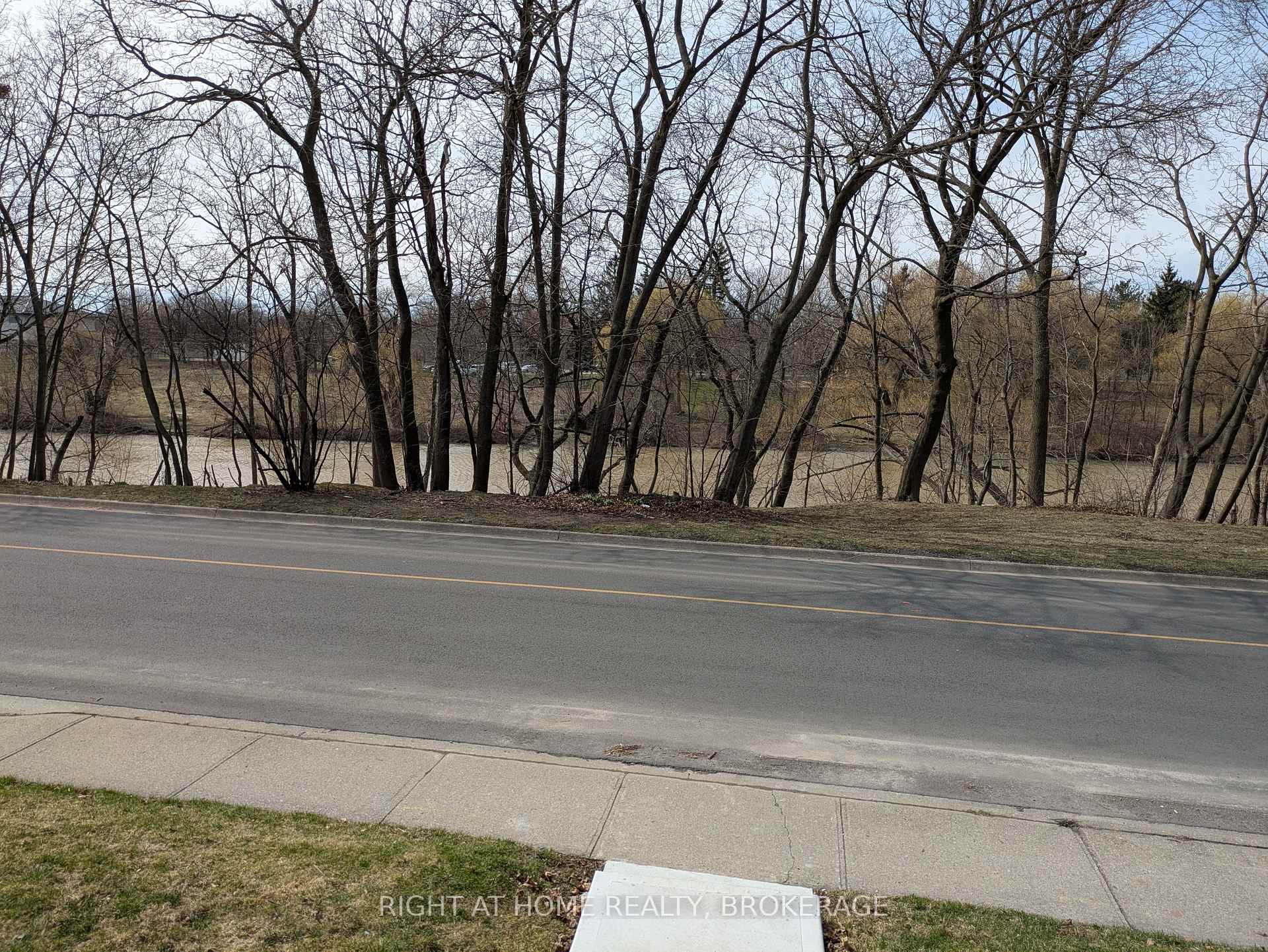 Photo 18 of 118 River Road, Welland, Welland Downtown — HOMEH