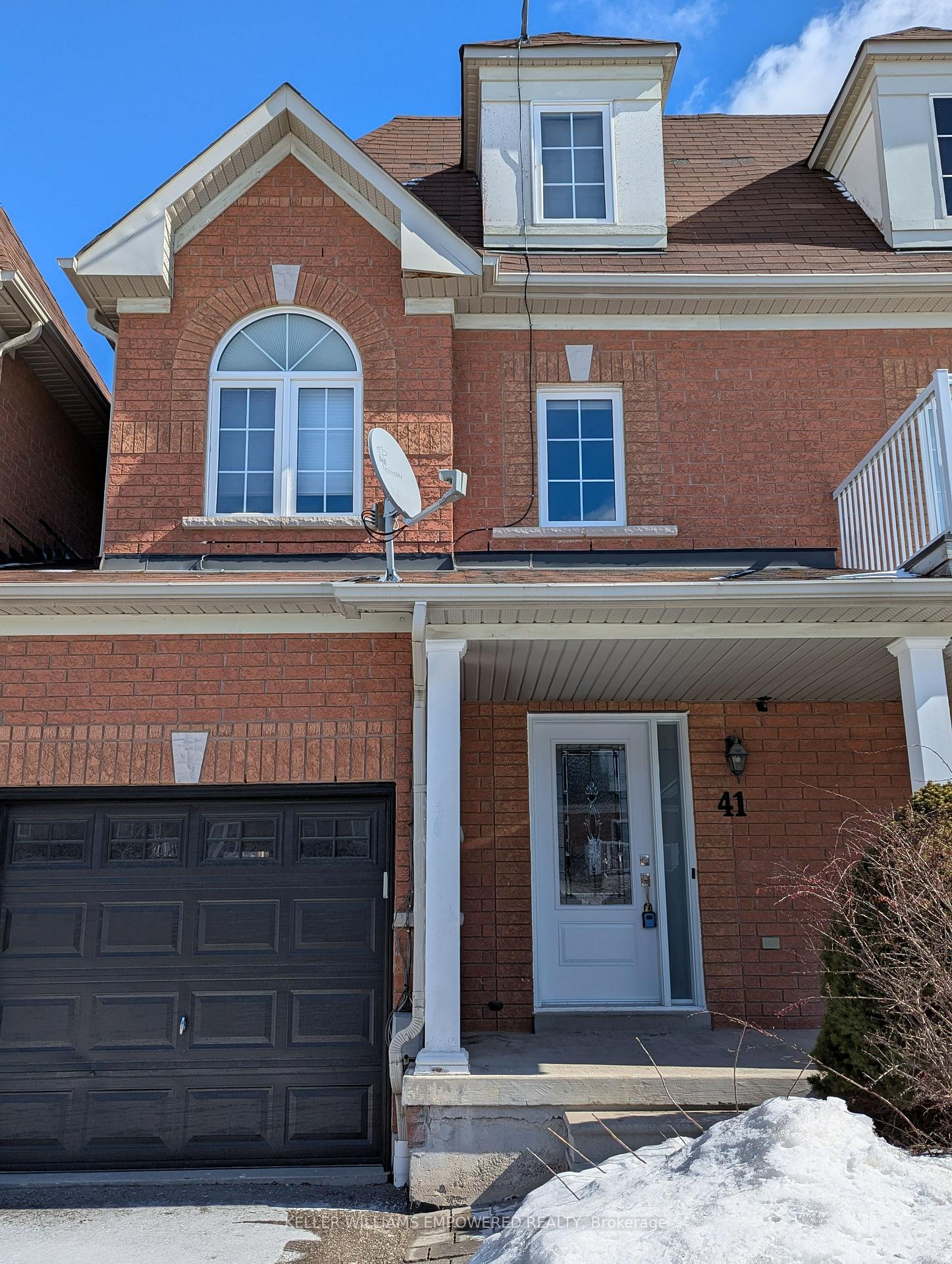 Photo 2 of 41 Neill Avenue, Whitby, Rolling Acres — HOMEH