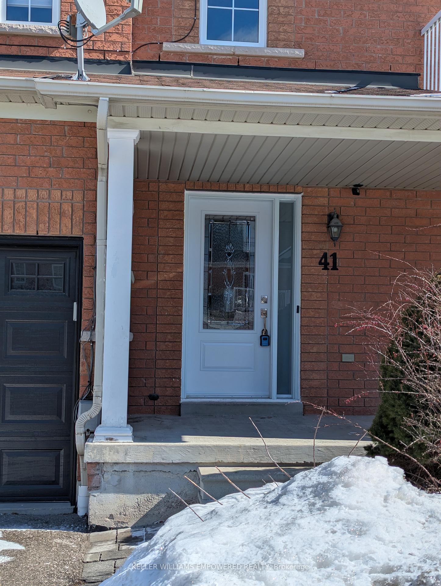 Photo 3 of 41 Neill Avenue, Whitby, Rolling Acres — HOMEH