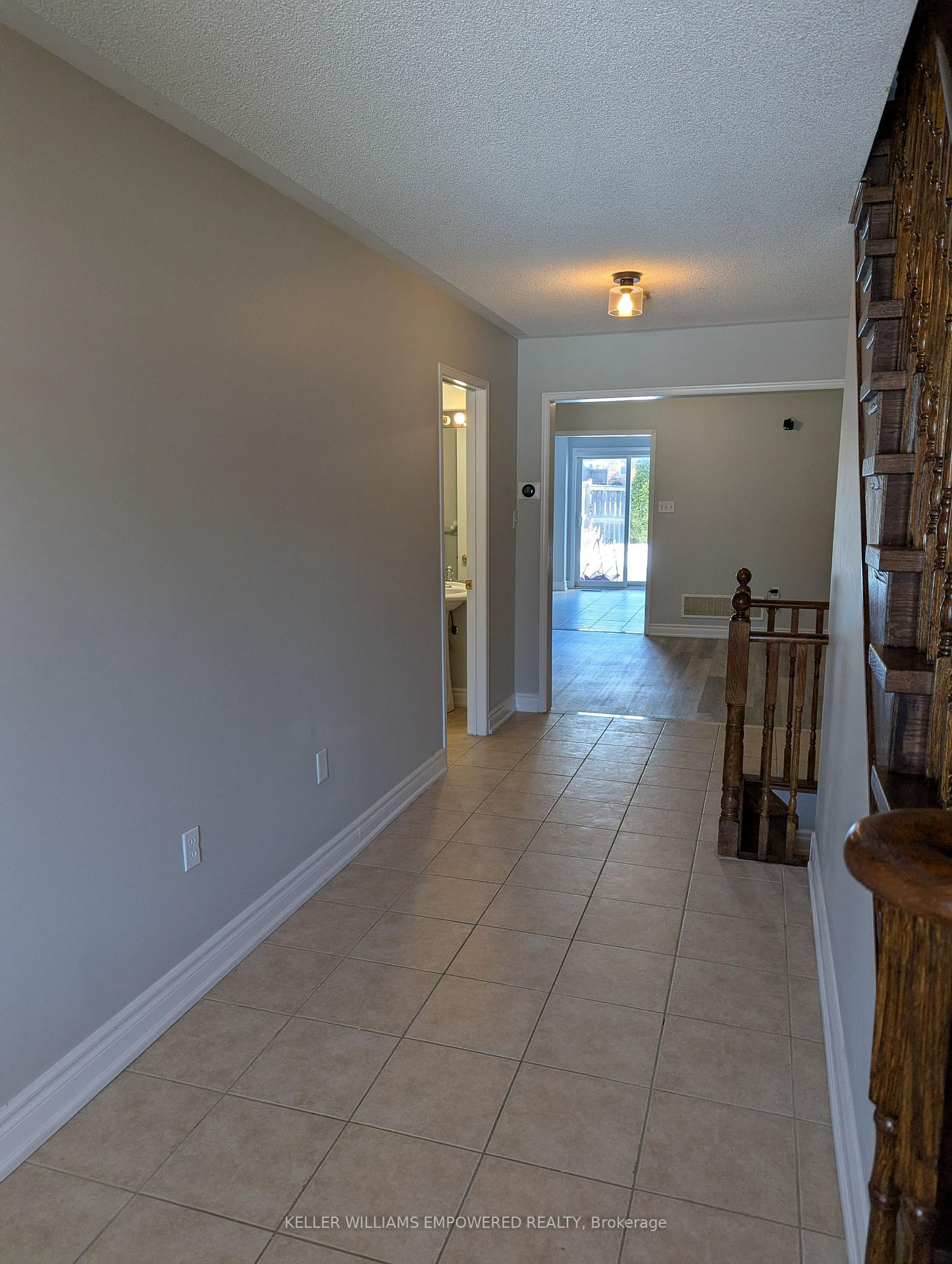 Photo 5 of 41 Neill Avenue, Whitby, Rolling Acres — HOMEH