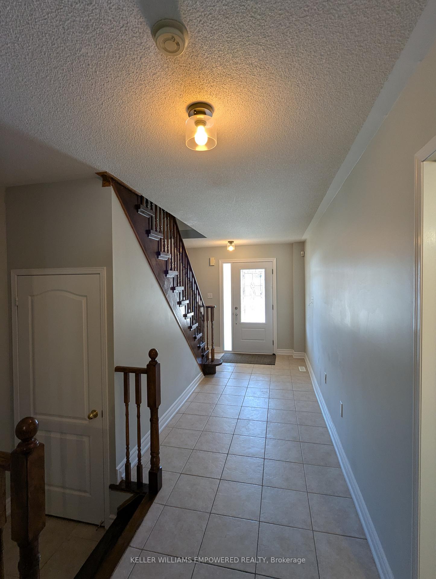 Photo 6 of 41 Neill Avenue, Whitby, Rolling Acres — HOMEH