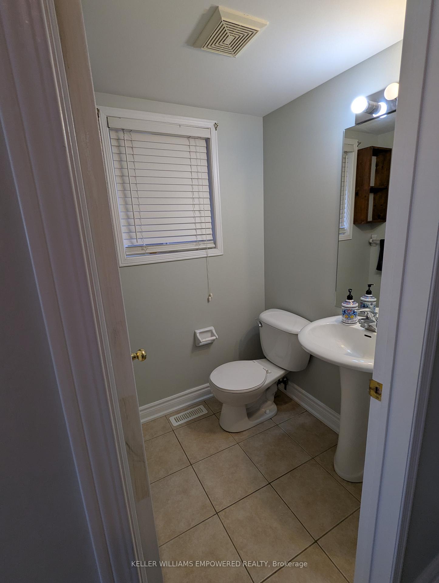 Photo 8 of 41 Neill Avenue, Whitby, Rolling Acres — HOMEH