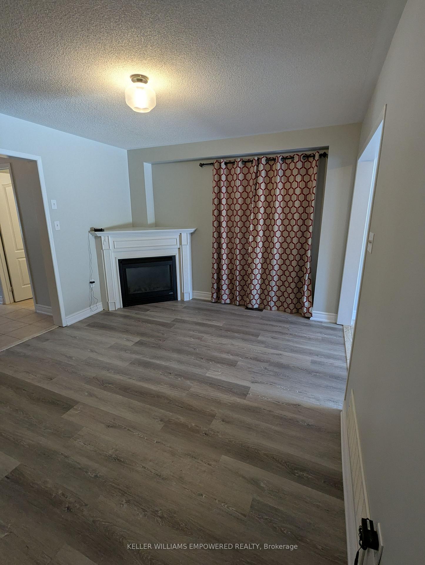 Photo 10 of 41 Neill Avenue, Whitby, Rolling Acres — HOMEH