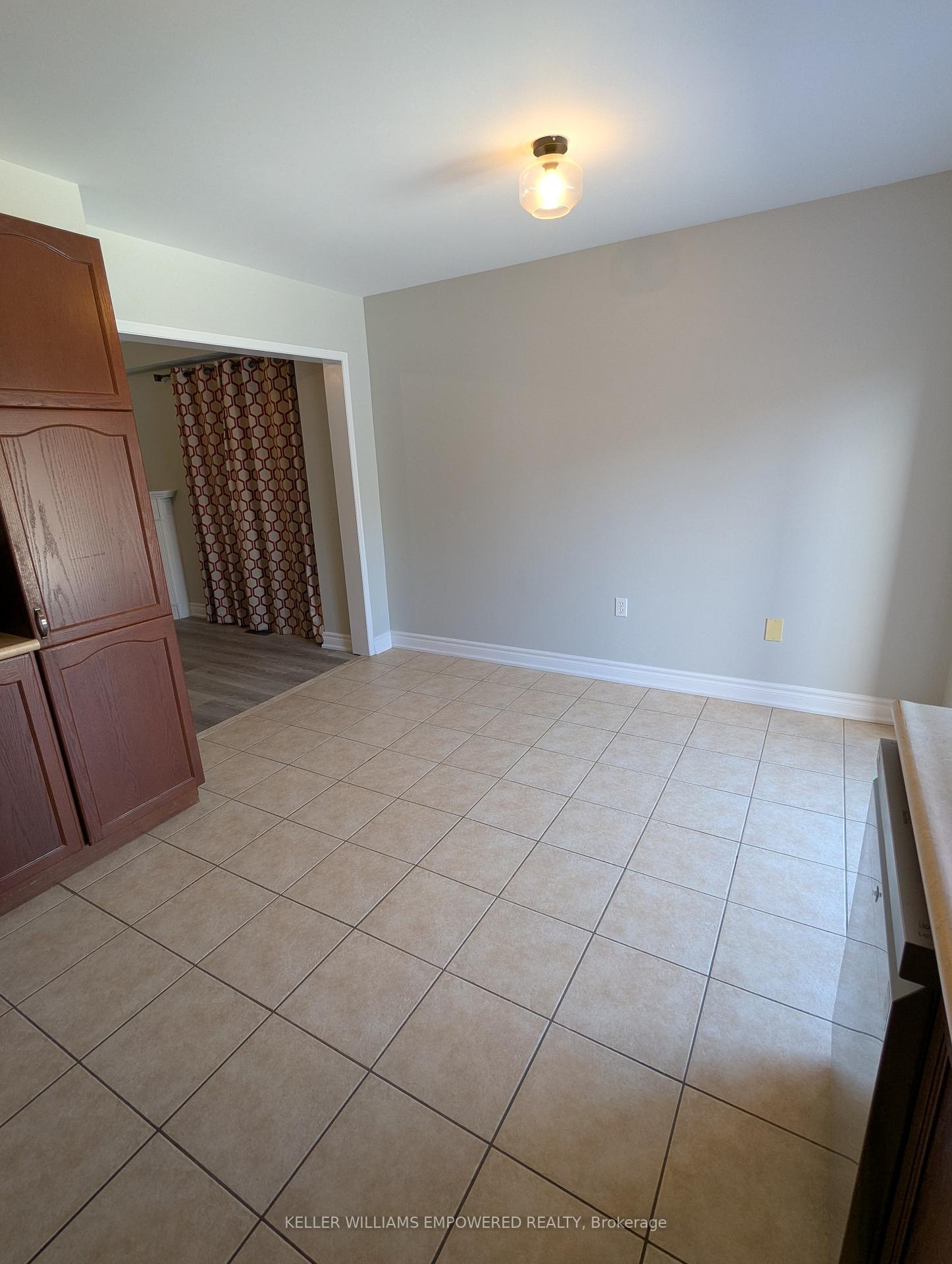 Photo 12 of 41 Neill Avenue, Whitby, Rolling Acres — HOMEH