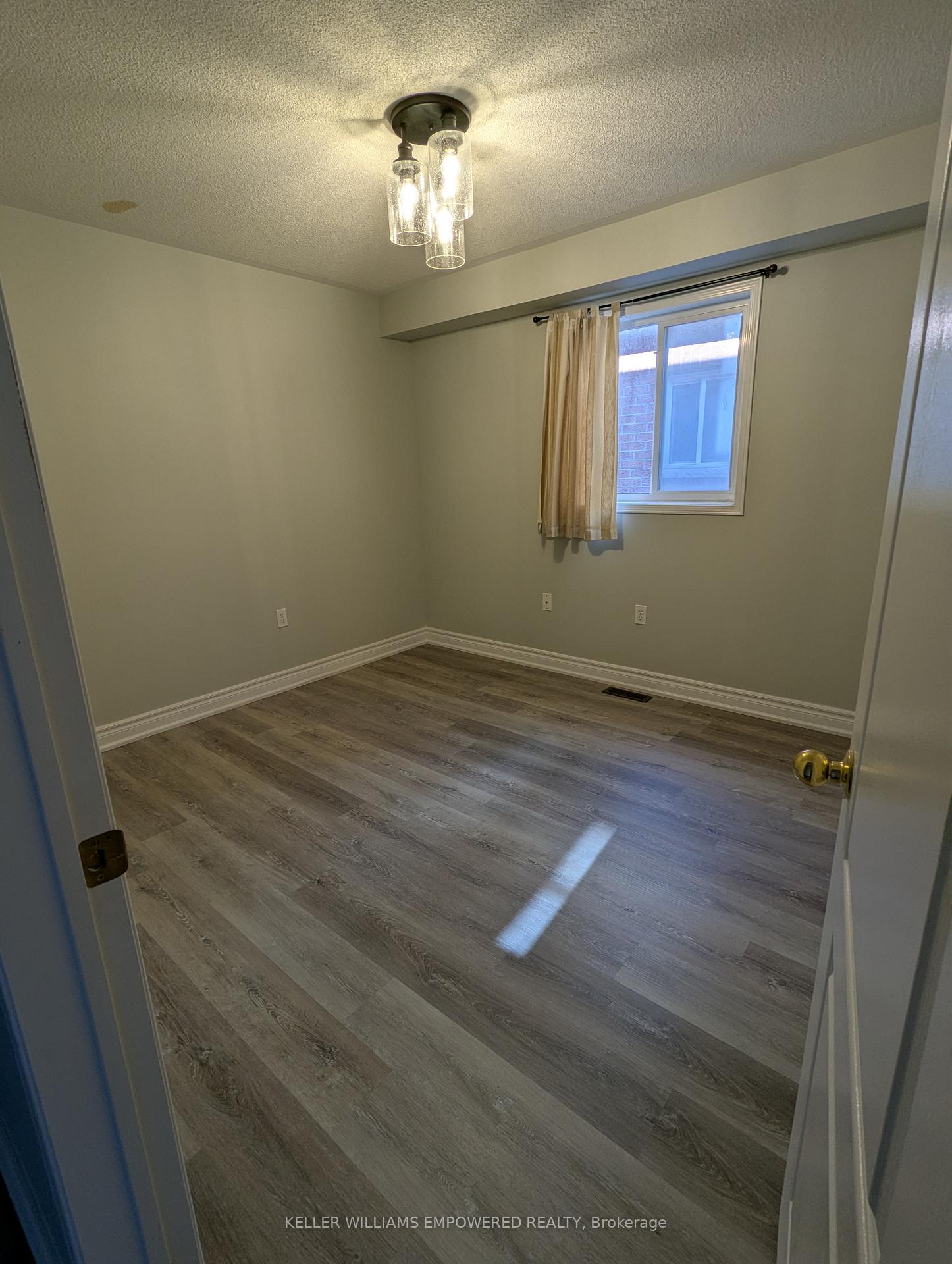 Photo 21 of 41 Neill Avenue, Whitby, Rolling Acres — HOMEH